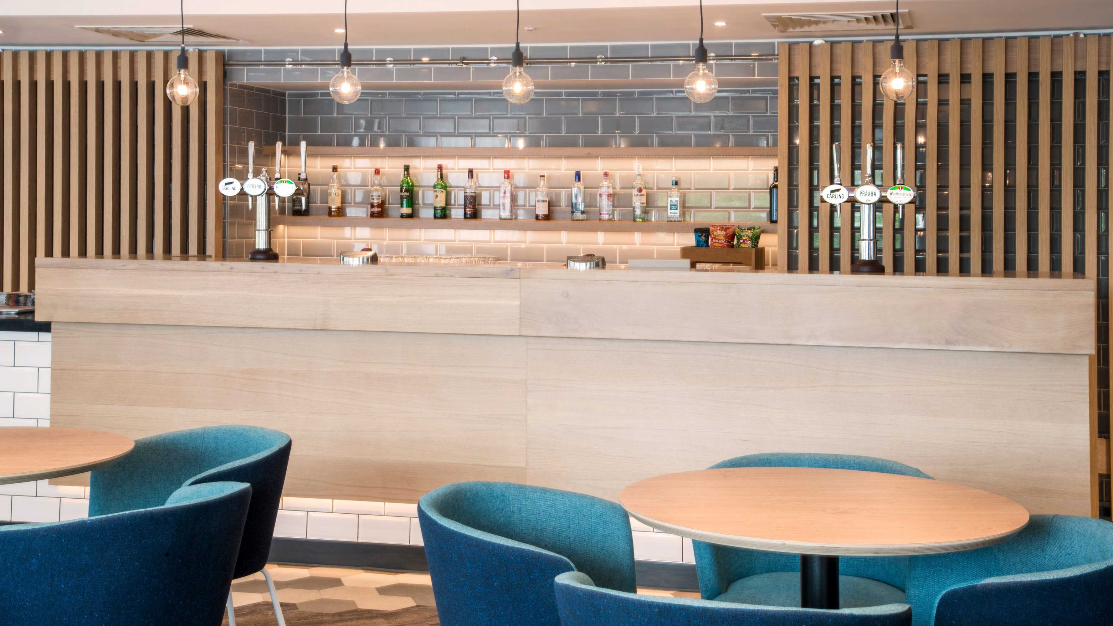 Gift card for Holiday Inn Express Oxford-Kassam Stadium by Ihg Gift card for Holiday Inn Express Oxford-Kassam Stadium by Ihg