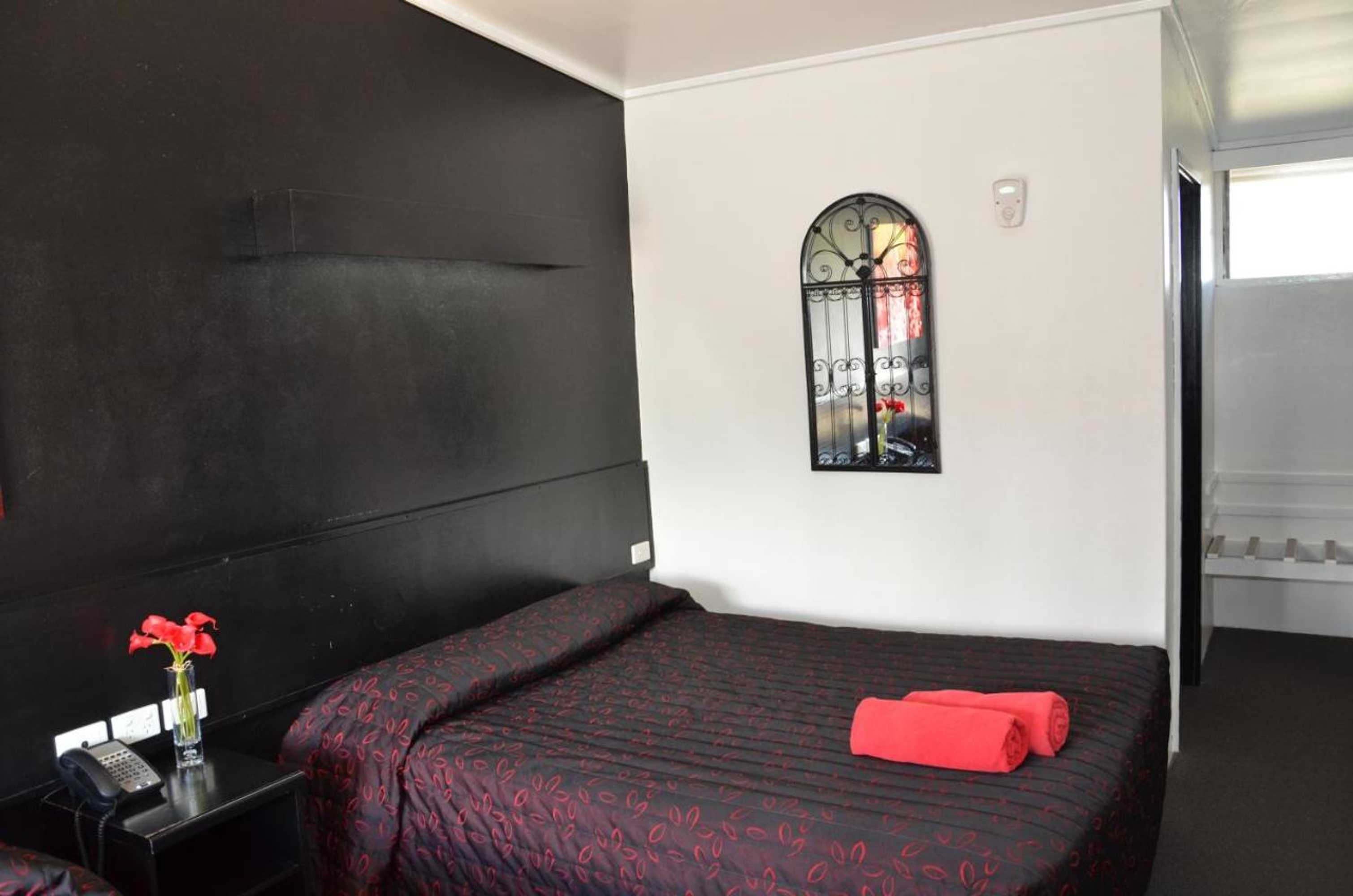 Gift card for Warwick Motor Inn