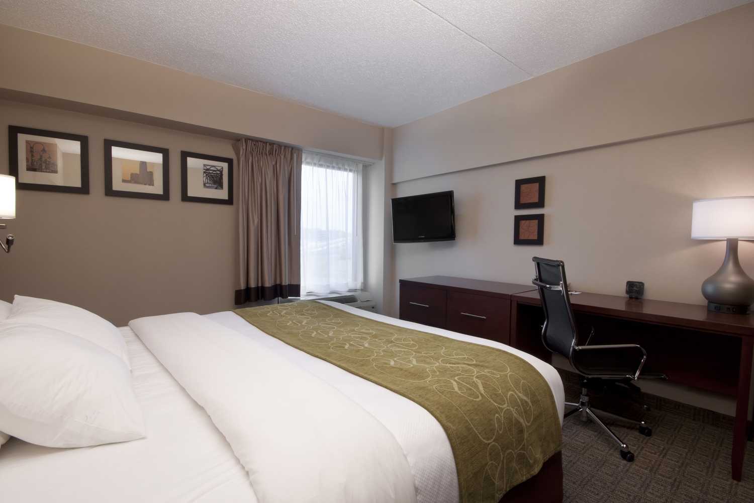 Gift card for Comfort Suites at Woodbridge