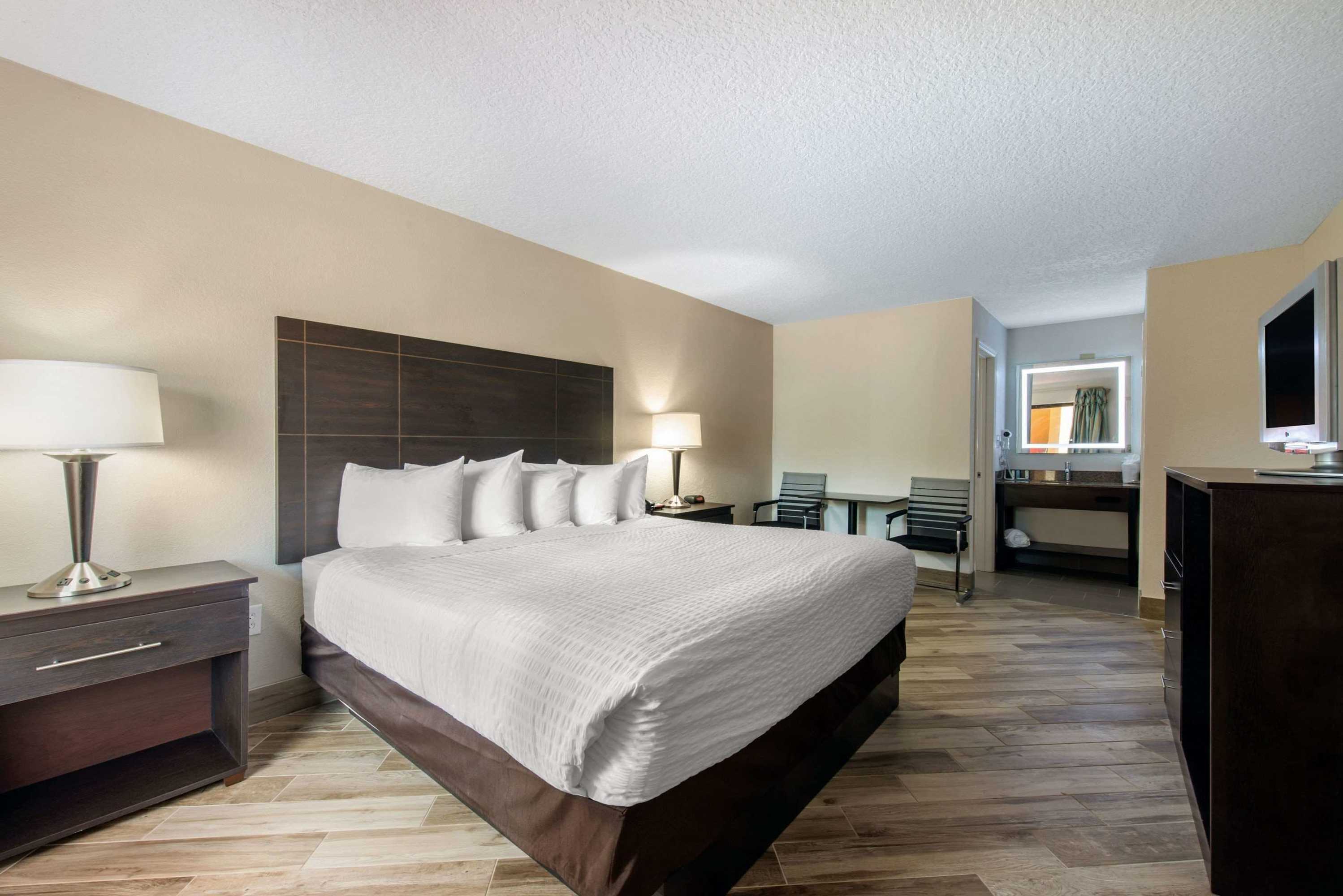Gift card for Clarion Inn & Suites Kissimmee-Lake Buena Vista South Gift card for Clarion Inn & Suites Kissimmee-Lake Buena Vista South