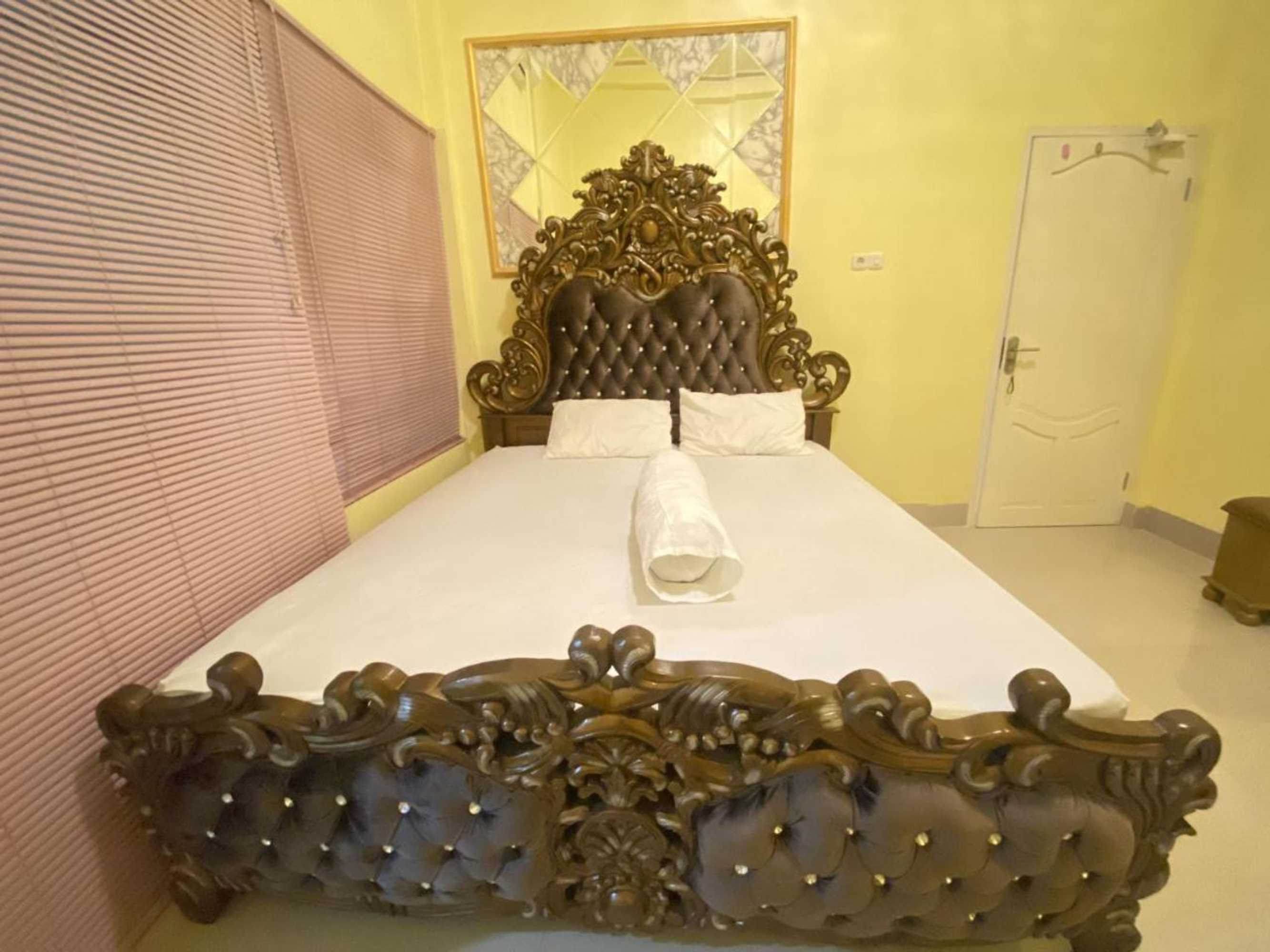 Gift card for Homestay RN Near Taman Bambu Runcing Polewali Mitra Reddoorz