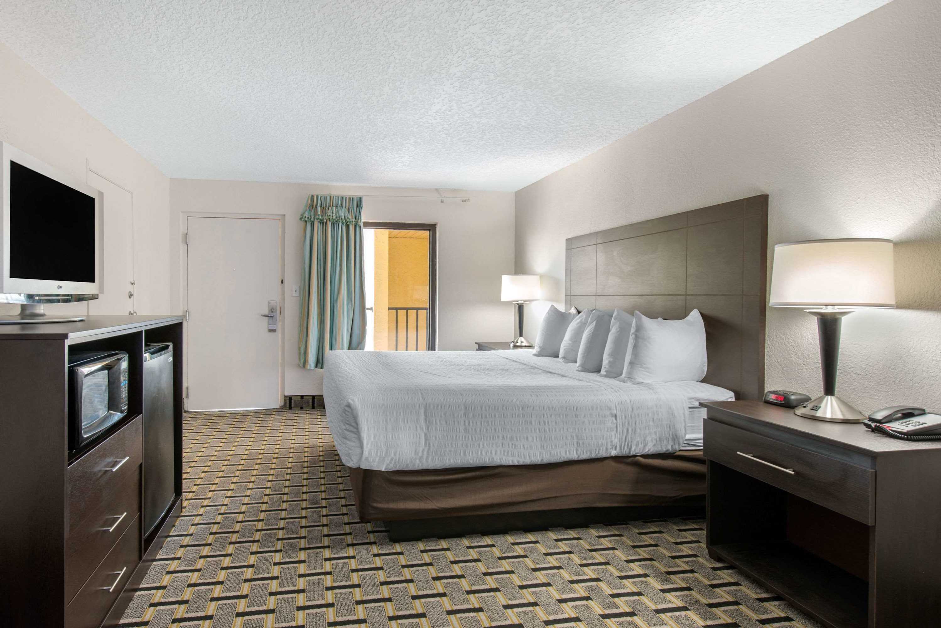 Gift card for Clarion Inn & Suites Kissimmee-Lake Buena Vista South Gift card for Clarion Inn & Suites Kissimmee-Lake Buena Vista South