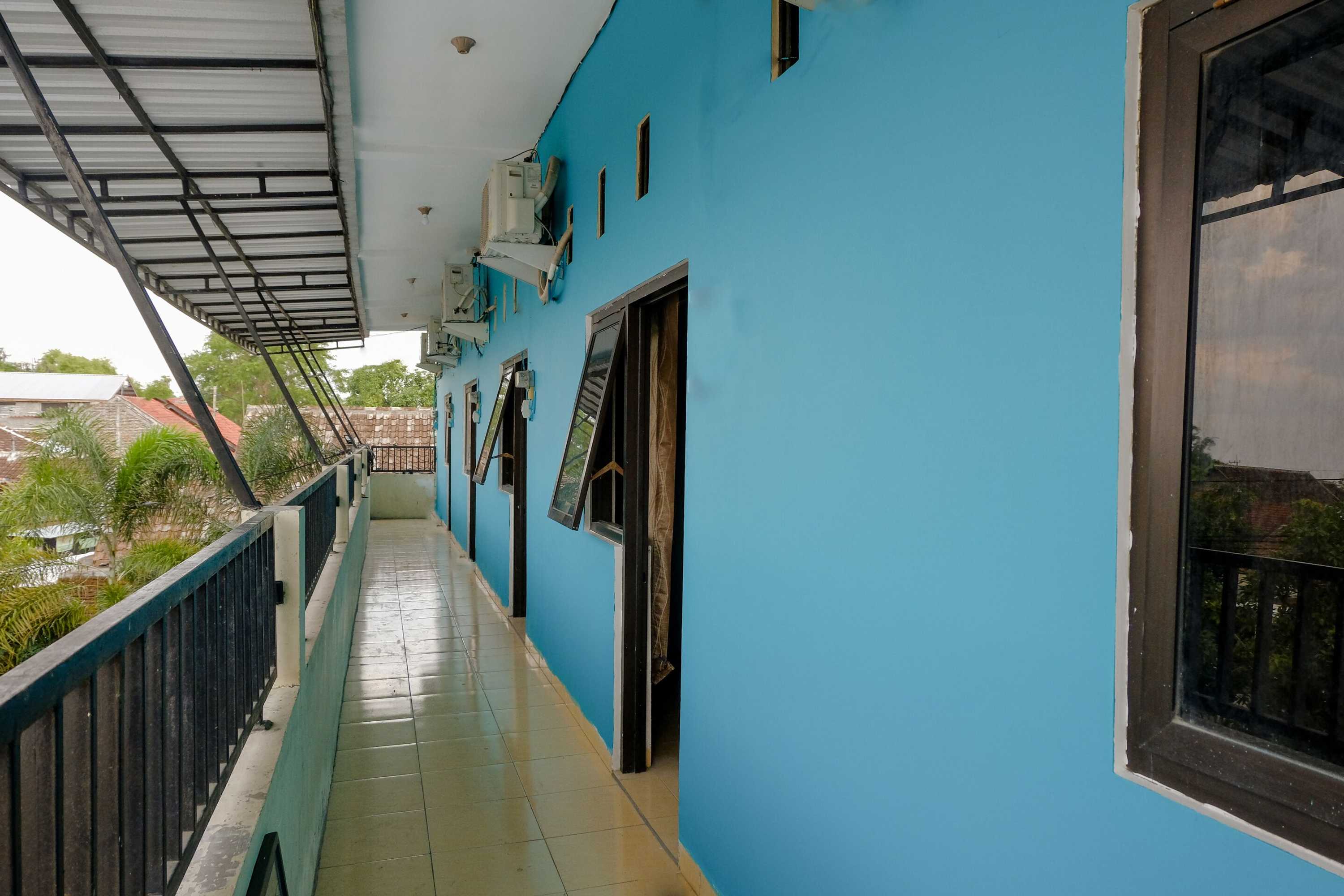 Gift card for Oyo 1784 Hj. Aniek Residence Gift card for Oyo 1784 Hj. Aniek Residence