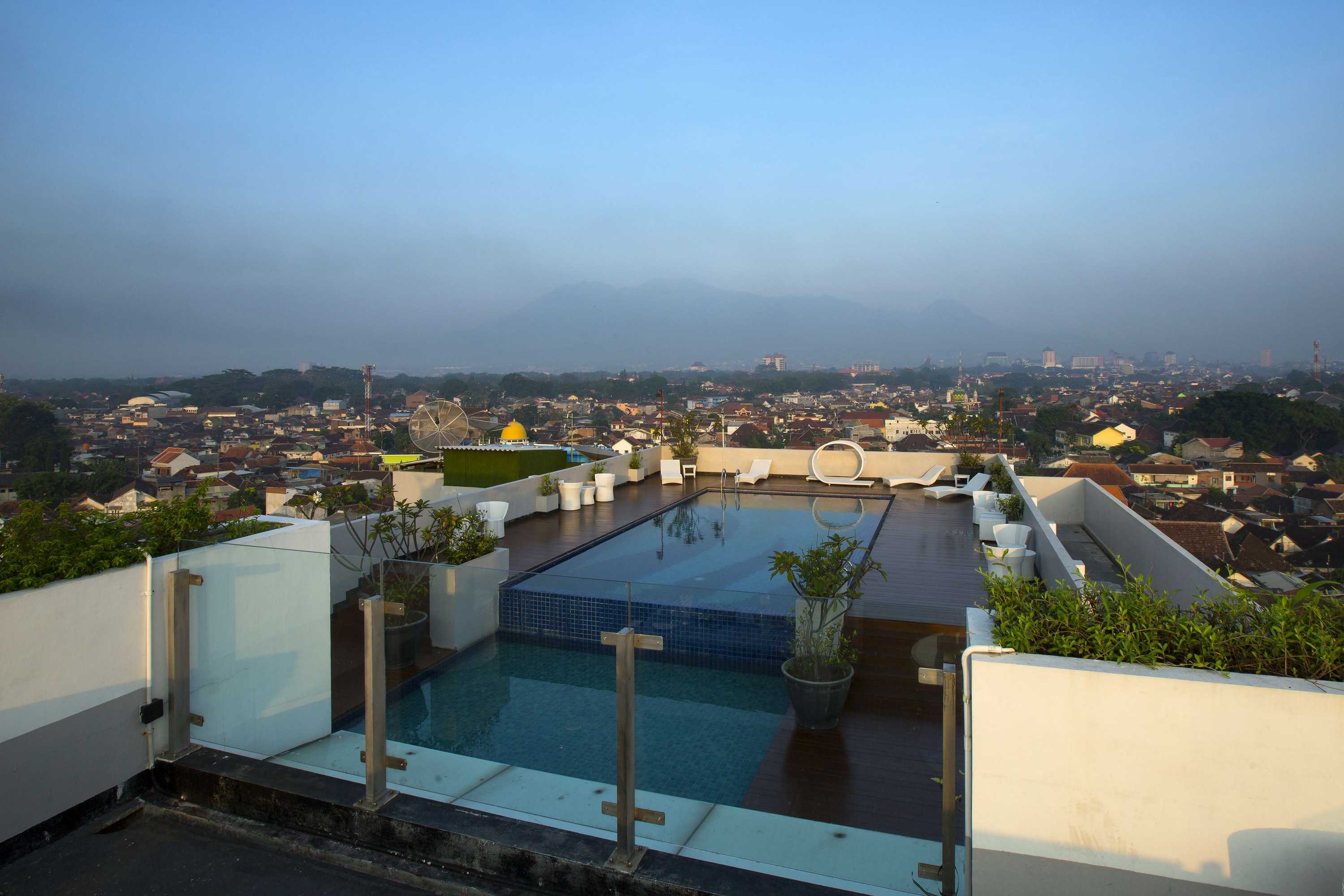 Gift card for Ascent Hotel & Cafe Malang Gift card for Ascent Hotel & Cafe Malang
