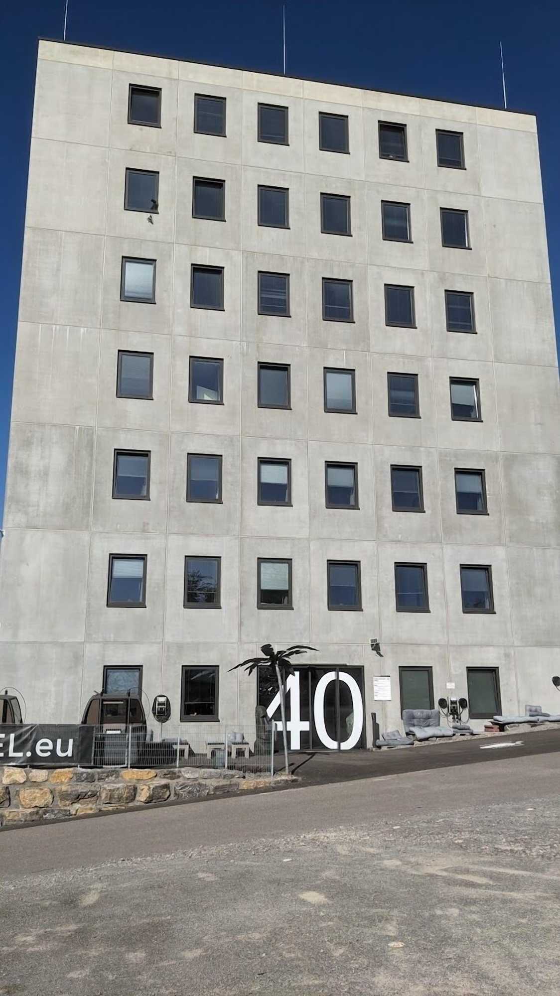 Gift card for Business-Motel, Free Xl-Parking, Wifi, Massage-Chairs, Sauna, Shared Kitchen, Breakfast 2go, Free Soda, Coffee