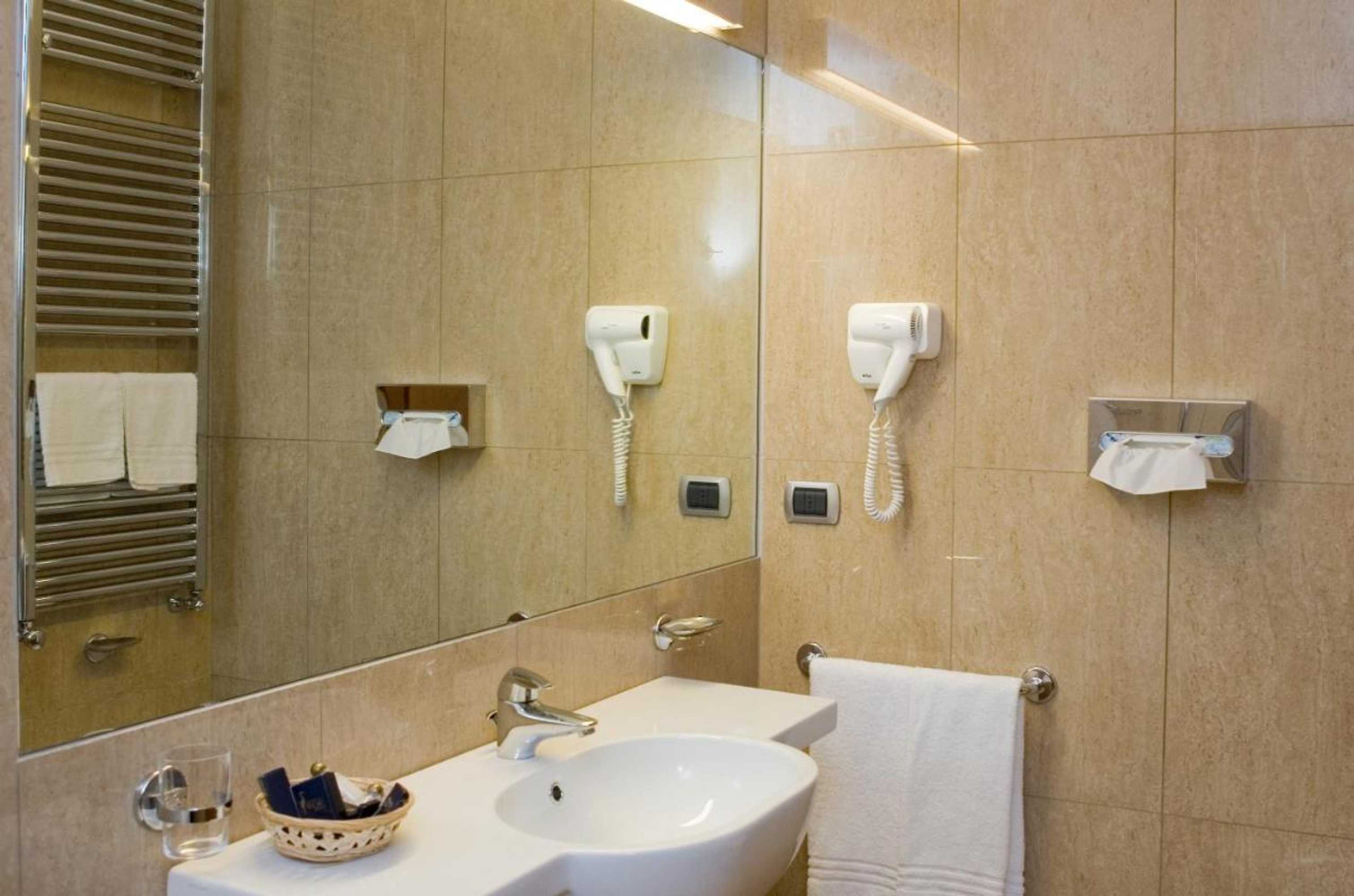 Gift card for Hotel Airone - Ombrellone Incluso al Bagno Dolce Vita a Marina Dal 15 Giugno al 15 Settembre Gift card for Hotel Airone - Ombrellone Incluso al Bagno Dolce Vita a Marina Dal 15 Giugno al 15 Settembre