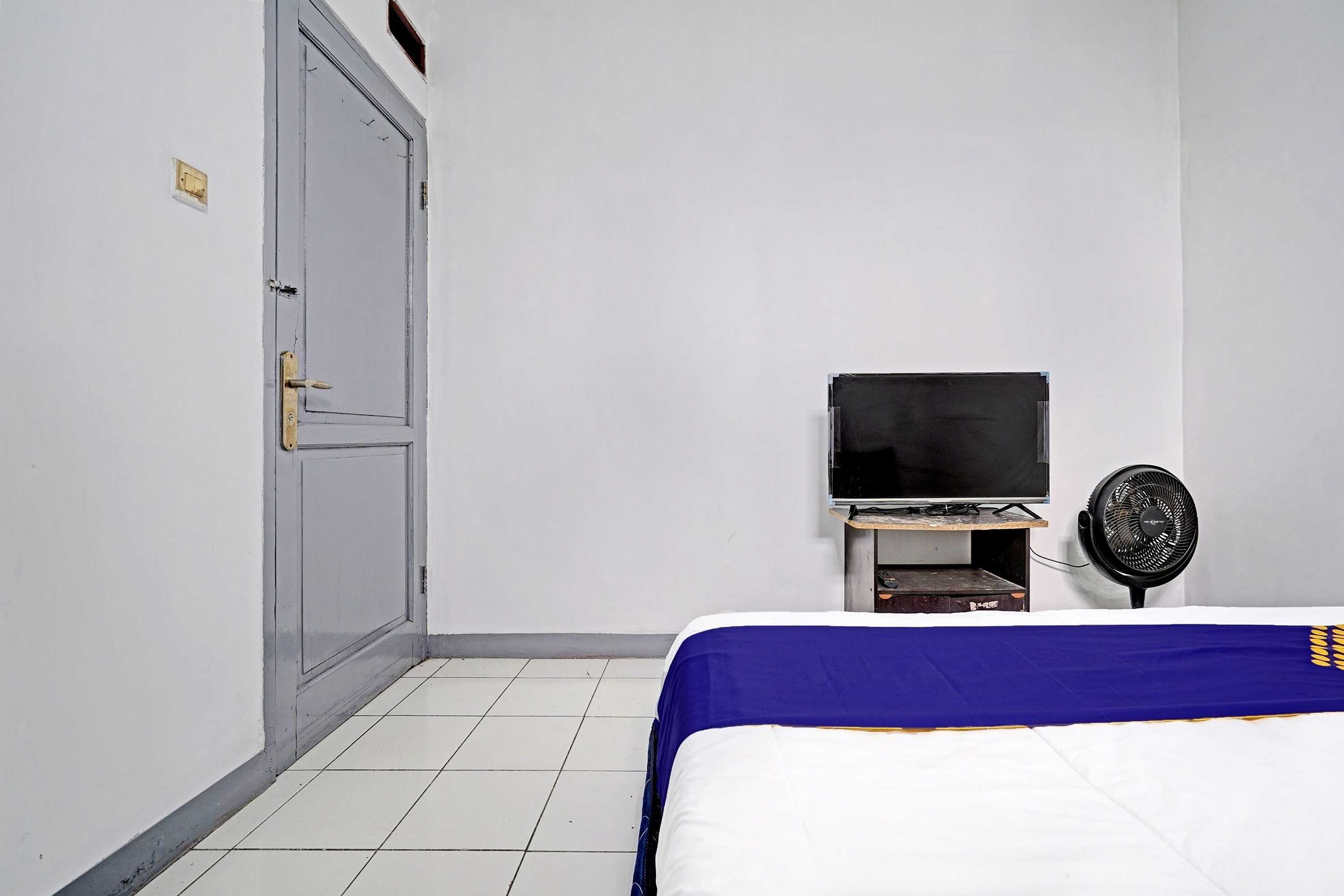 Gift card for Hotel O Losmen Tjabe Merah Near Alfamart Bintaro