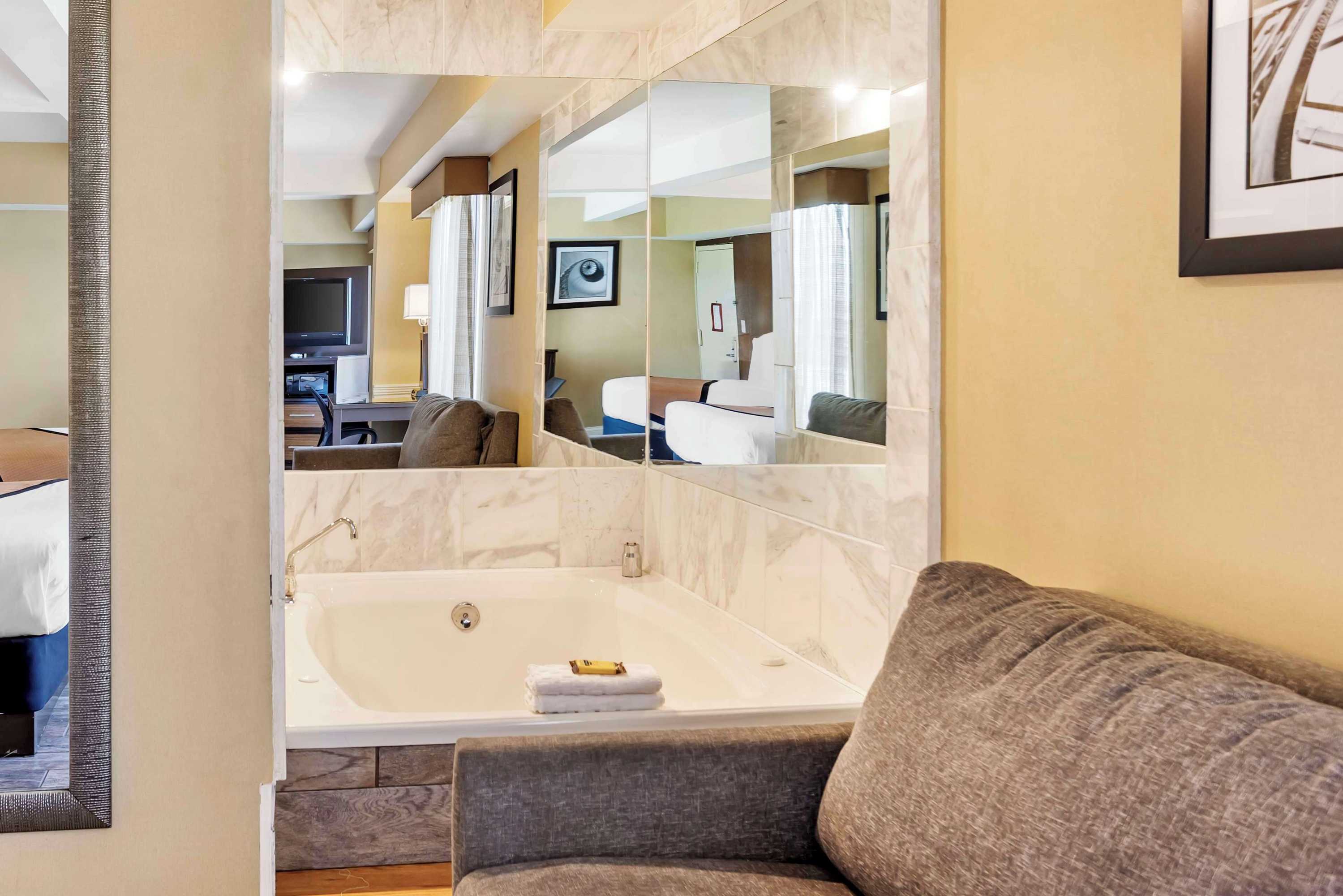 Gift card for Best Western Plus Newark Airport West Gift card for Best Western Plus Newark Airport West