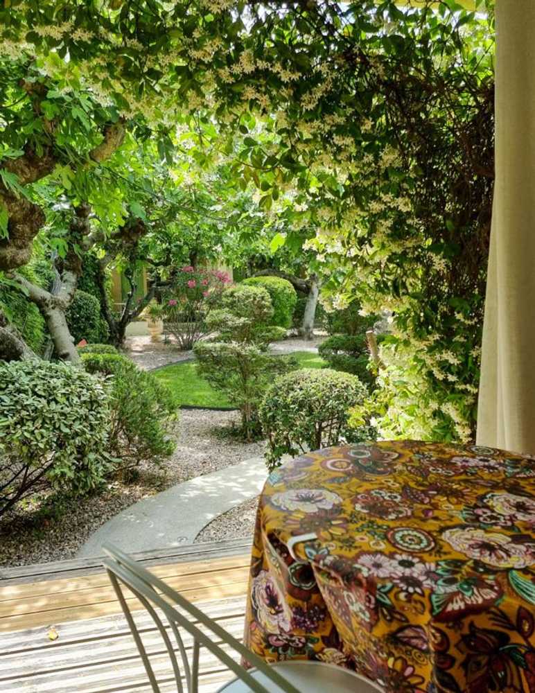 Gift card for Hôtel Sous Les Figuiers - Piscine, Parking, Centre Ville