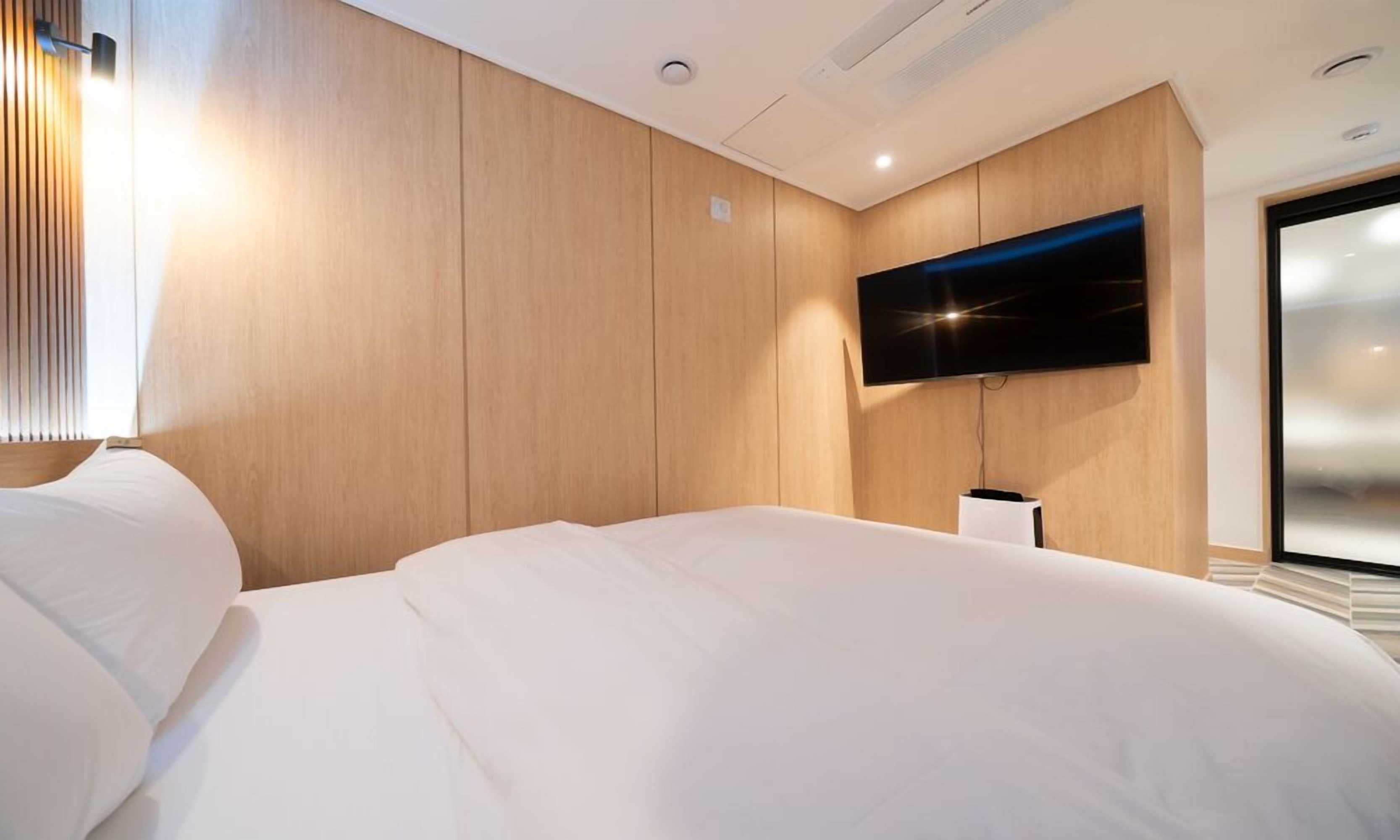 Gift card for Pocheon Lua Premium Drive-In Hotel Gift card for Pocheon Lua Premium Drive-In Hotel