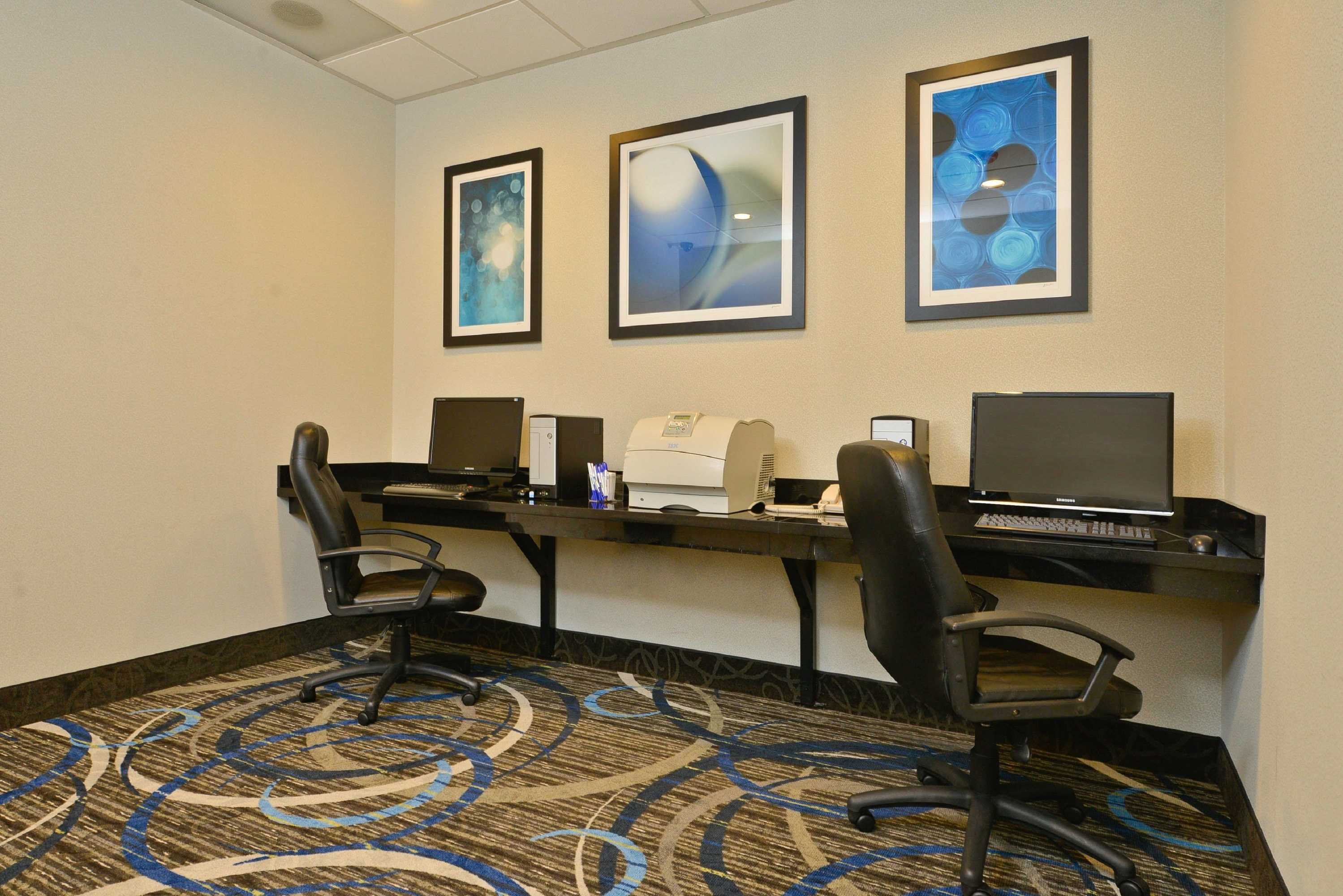 Gift card for Holiday Inn Express & Suites Tacoma South - Lakewood by Ihg Gift card for Holiday Inn Express & Suites Tacoma South - Lakewood by Ihg