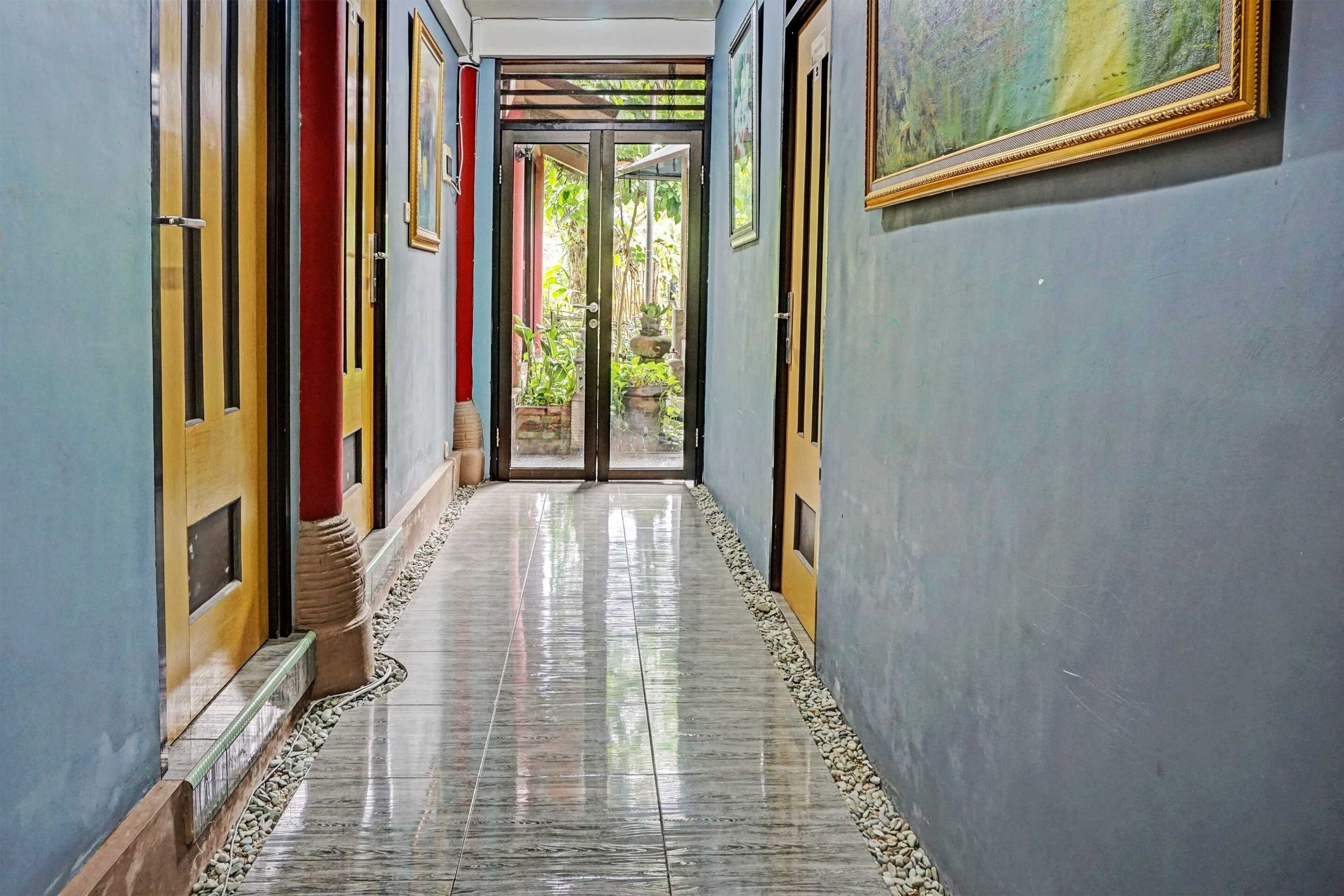 Gift card for Oyo Life 92084 Candi Candi Ubud Syariah Gift card for Oyo Life 92084 Candi Candi Ubud Syariah