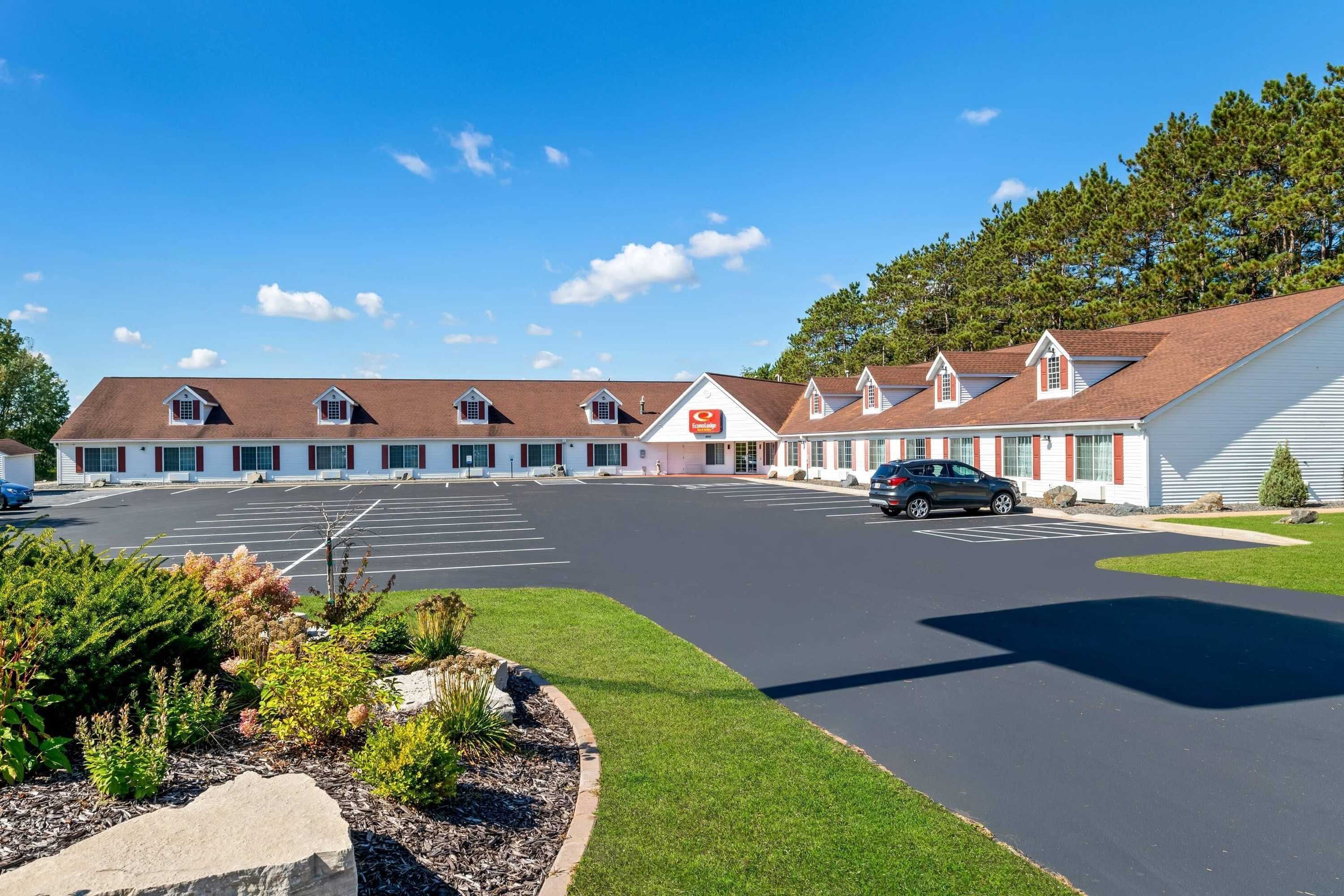 Gift card for Econo Lodge Inn & Suites Eau Claire South