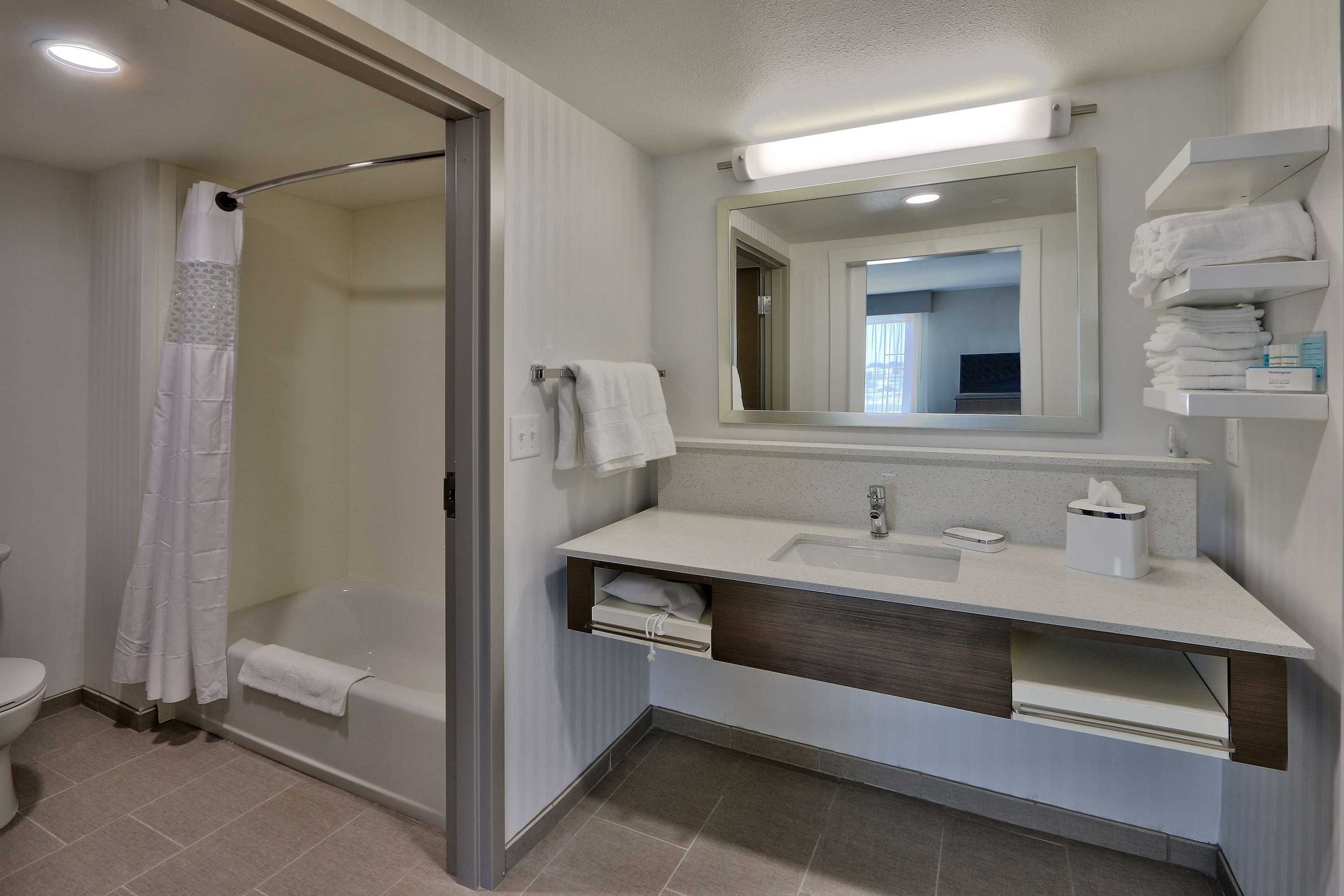 Gift card for Hampton Inn & Suites Artesia Gift card for Hampton Inn & Suites Artesia