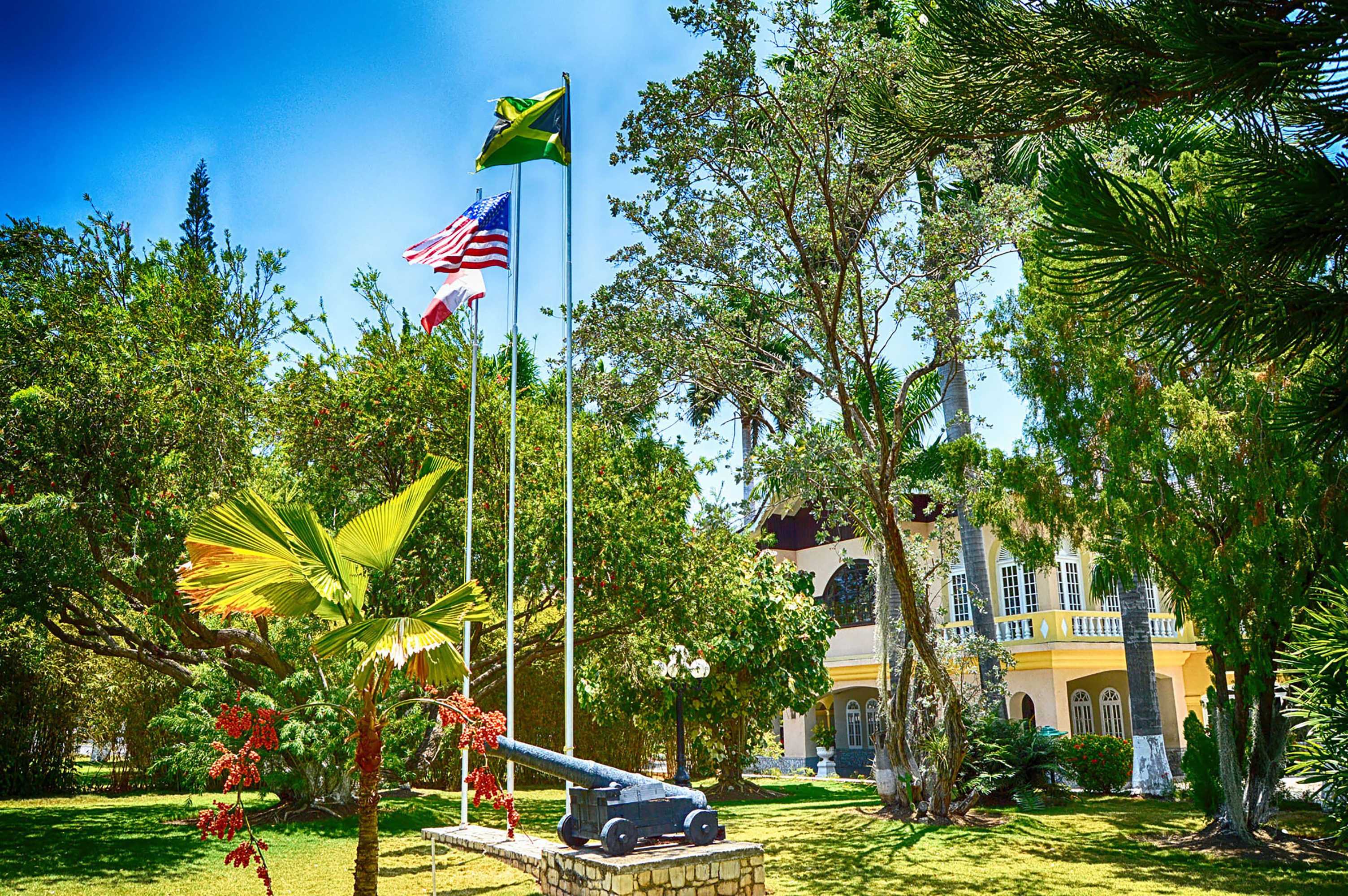 Gift card for Seagarden Beach Resort - All Inclusive