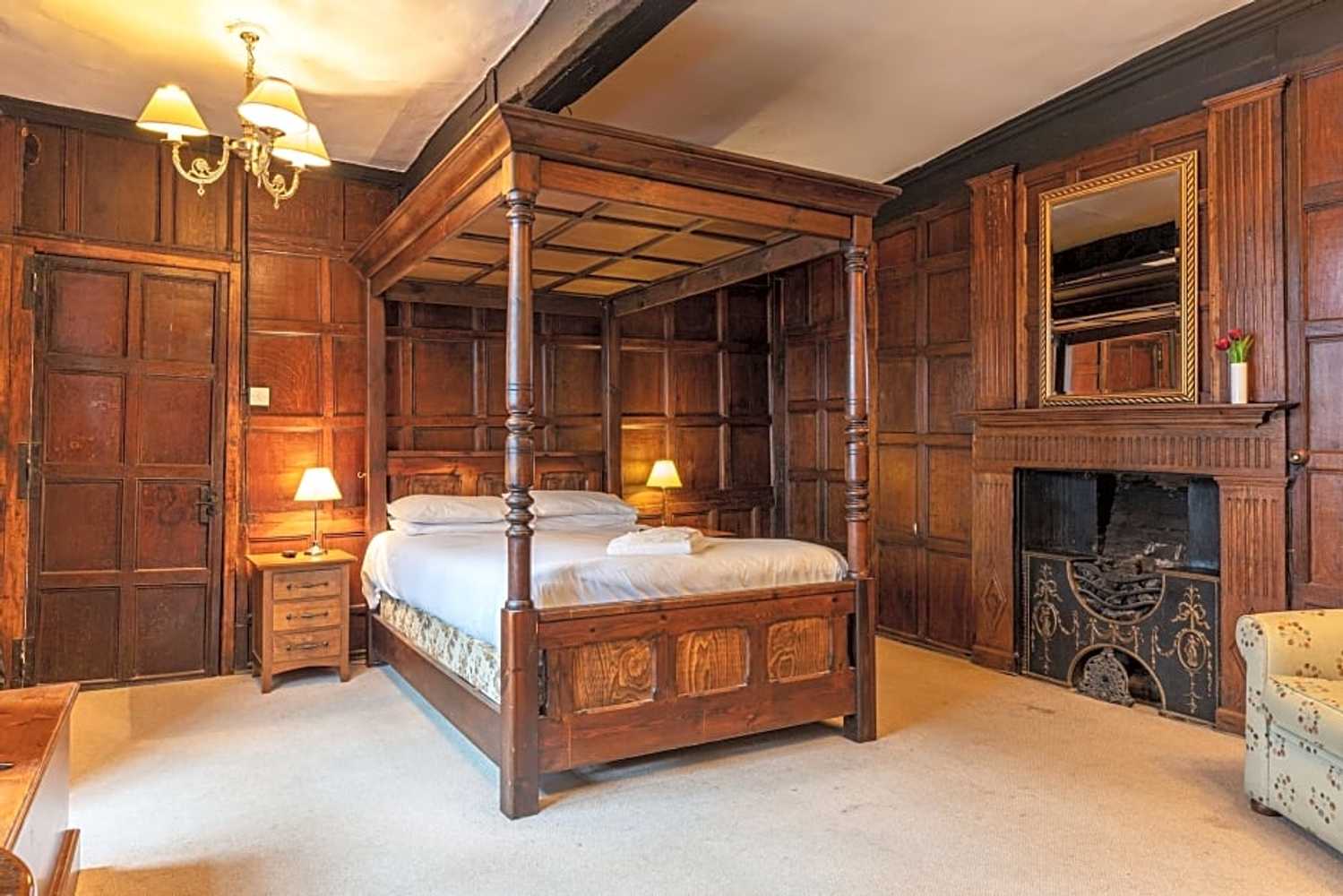 Gift card for The New Inn by Roomsbooked