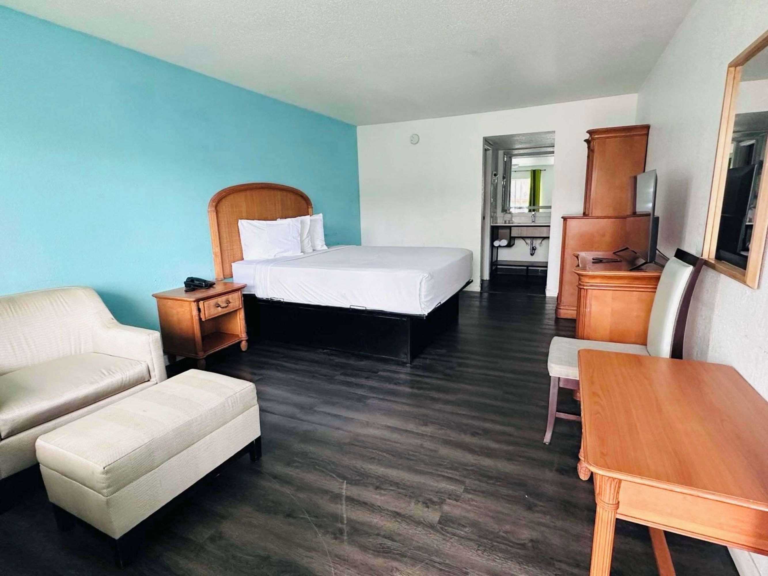 Gift card for Rodeway Inn Clearwater - Central Gift card for Rodeway Inn Clearwater - Central