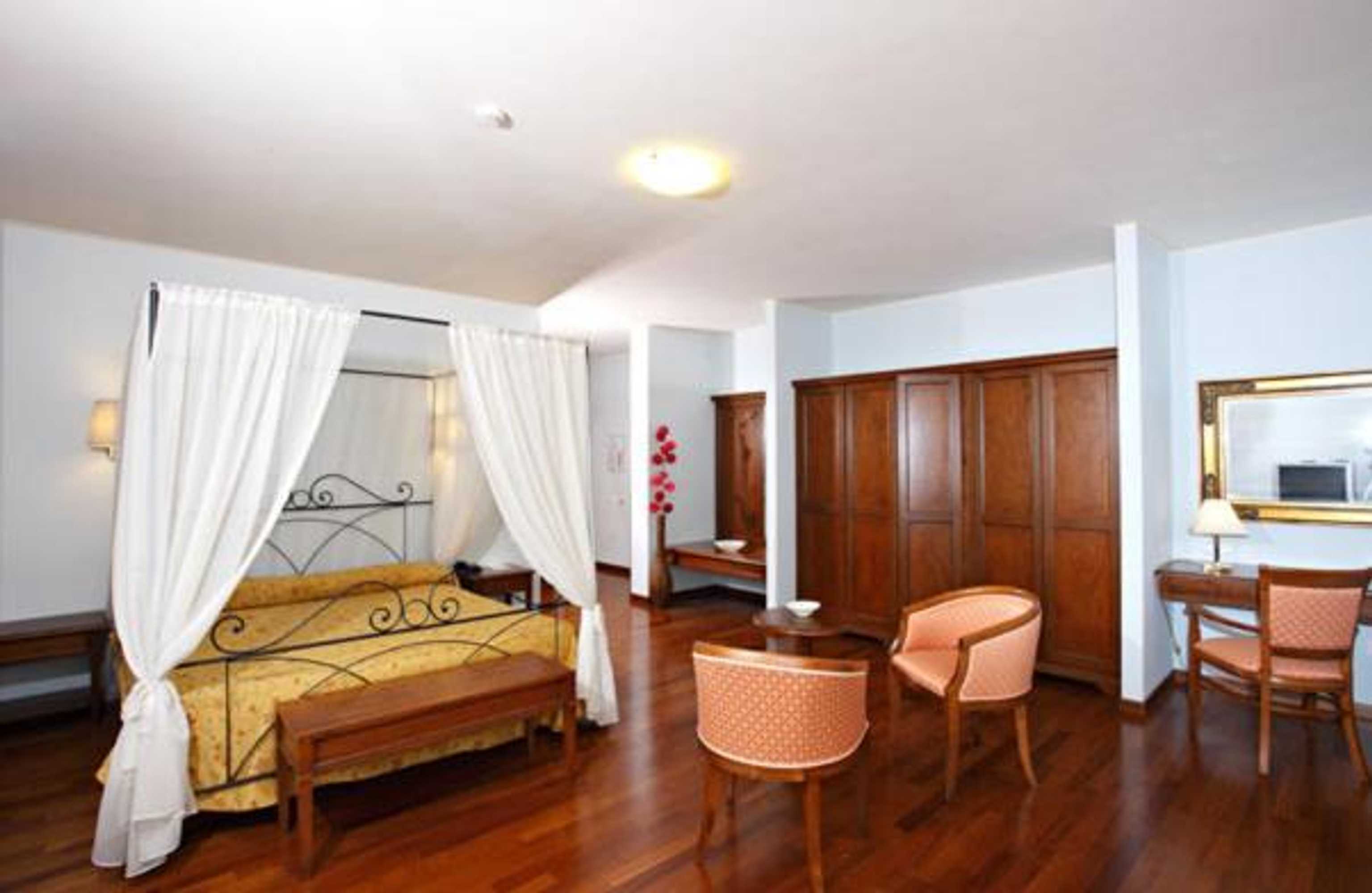 Gift card for Hotel Gabarda Gift card for Hotel Gabarda