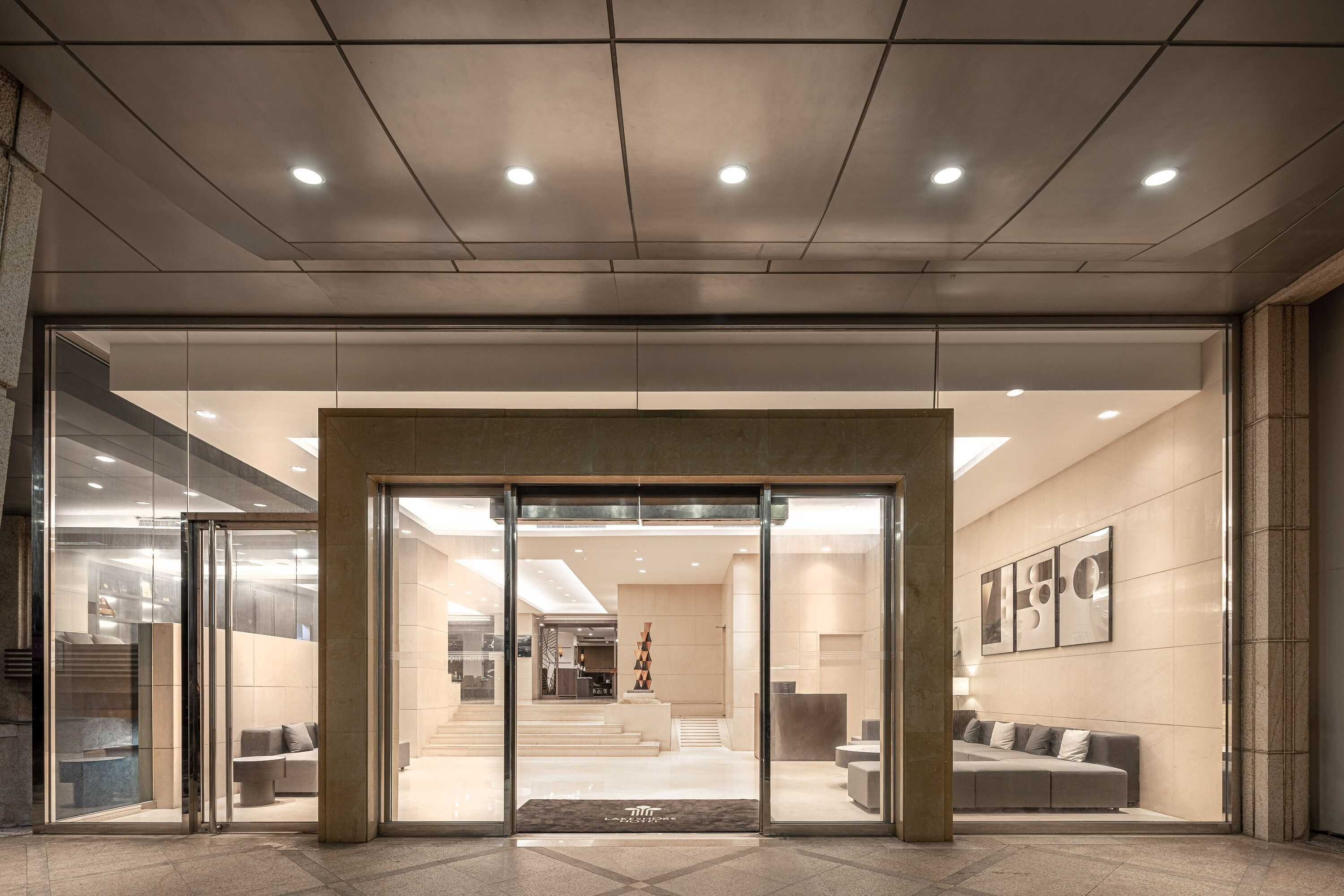 Gift card for Lakeshore Hotel Metropolis