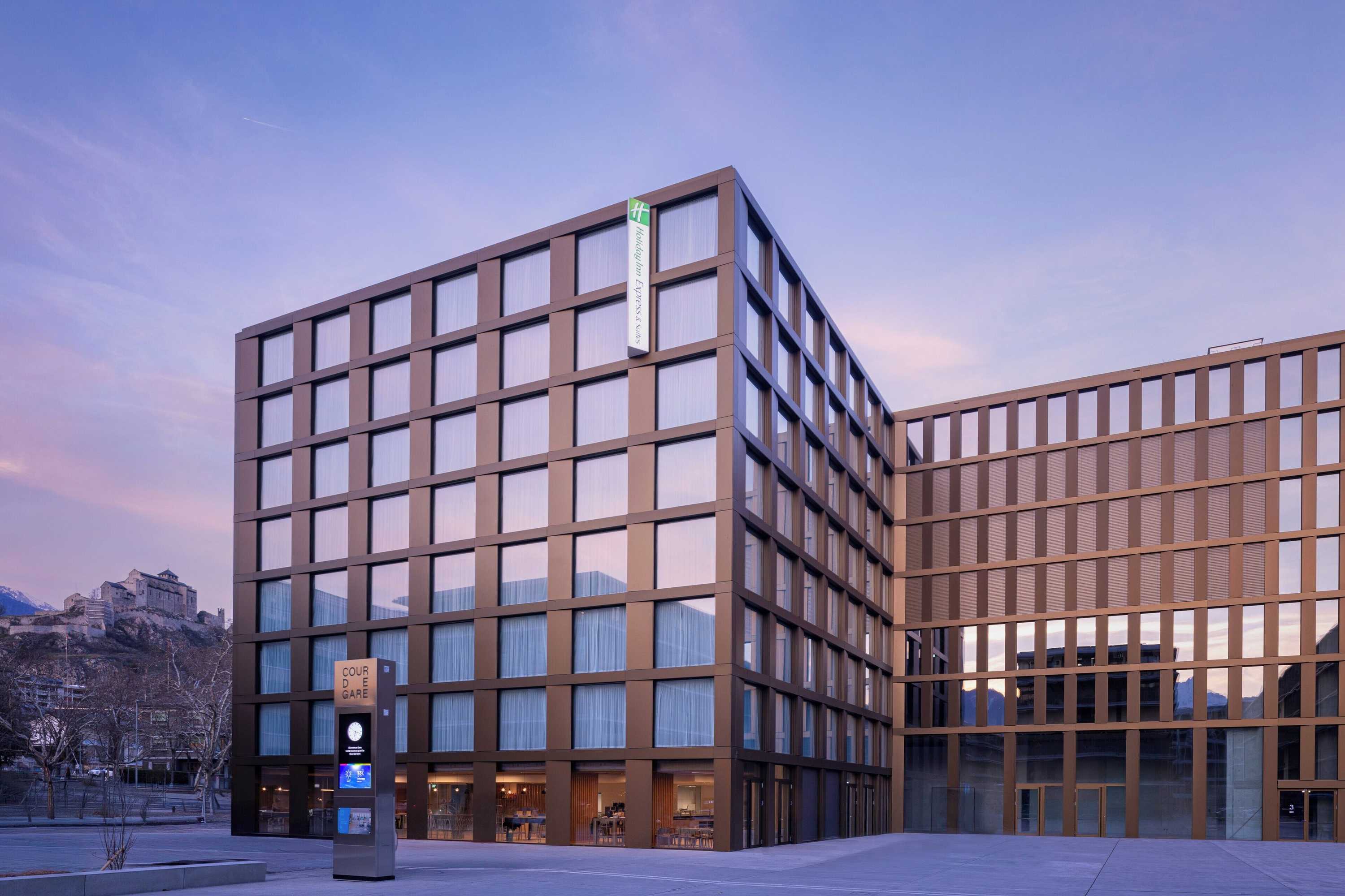 Gift card for Holiday Inn Express & Suites Sion by Ihg Gift card for Holiday Inn Express & Suites Sion by Ihg