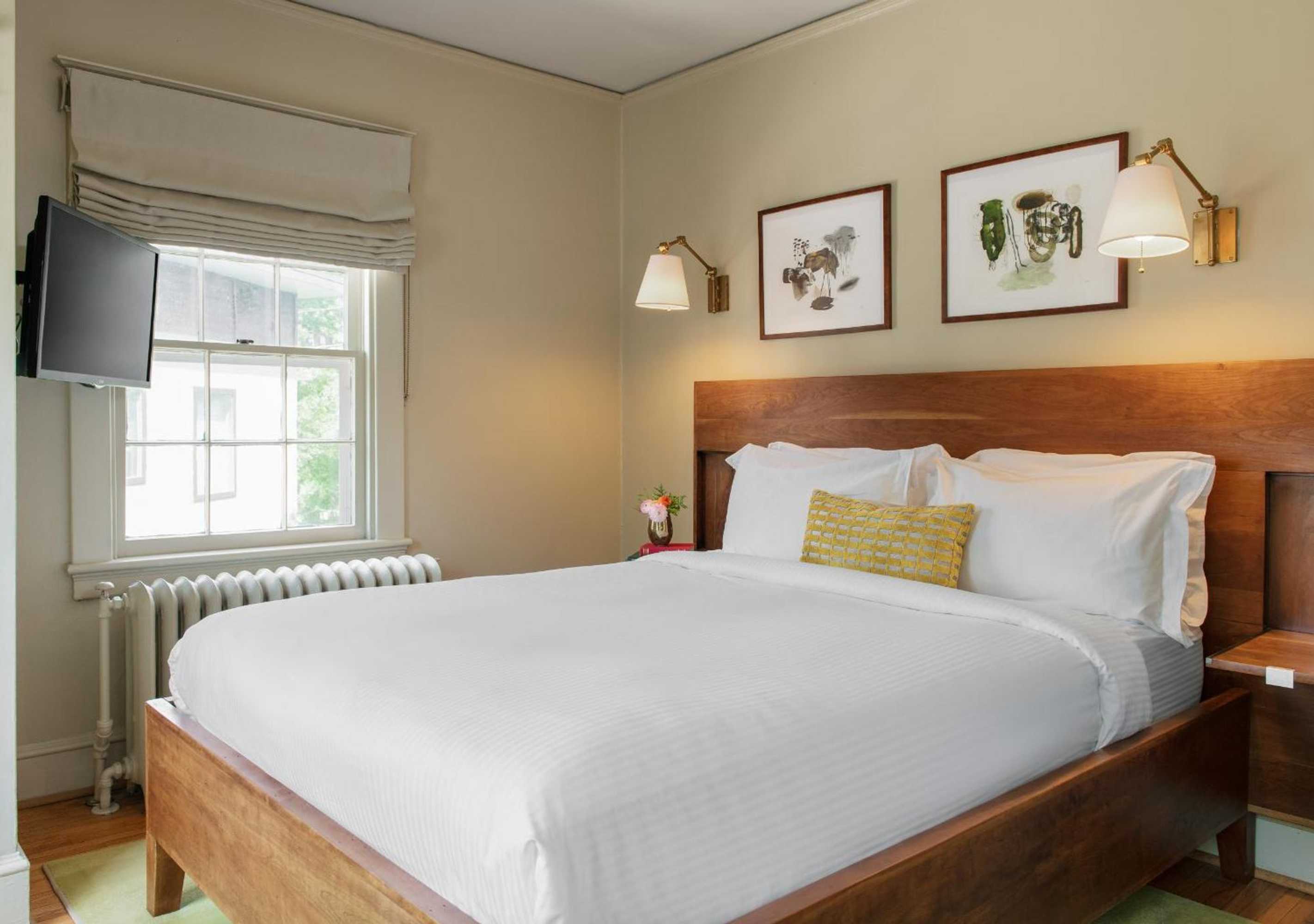 Gift card for Oakhurst Inn at The University Gift card for Oakhurst Inn at The University