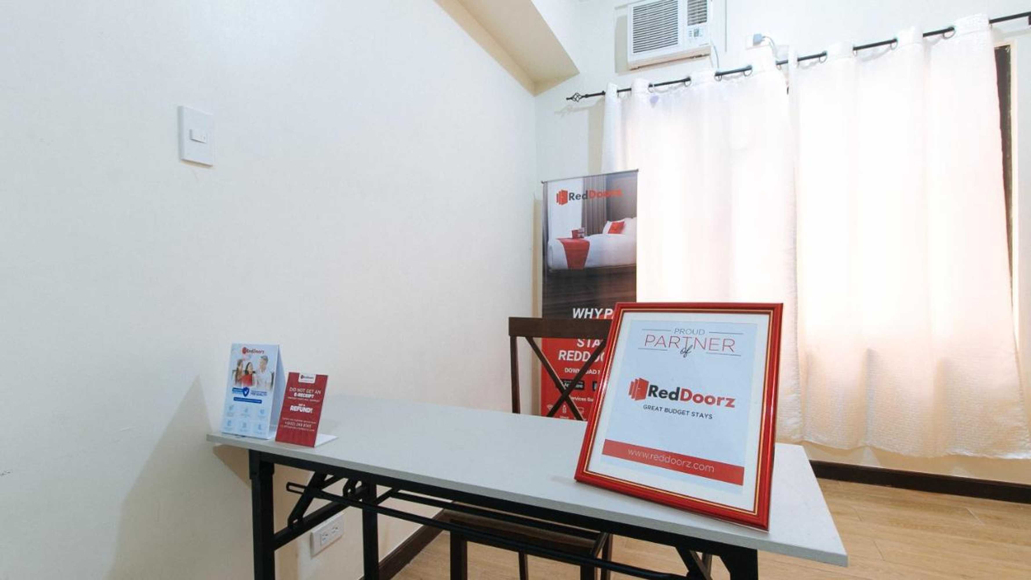 Gift card for Reddoorz @ JJ & Kaye Apartment