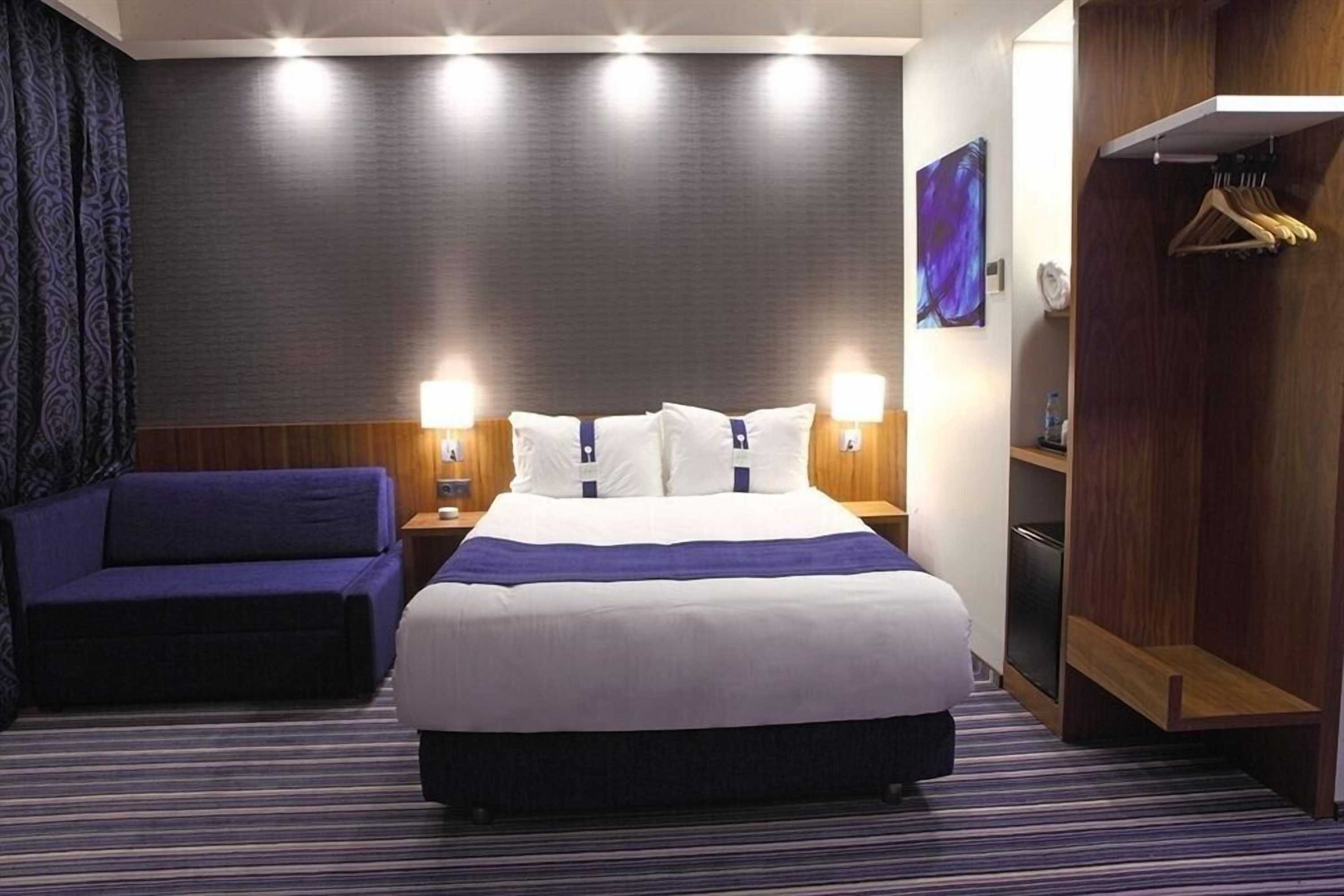 Gift card for Holiday Inn Express Manisa - West by Ihg Gift card for Holiday Inn Express Manisa - West by Ihg