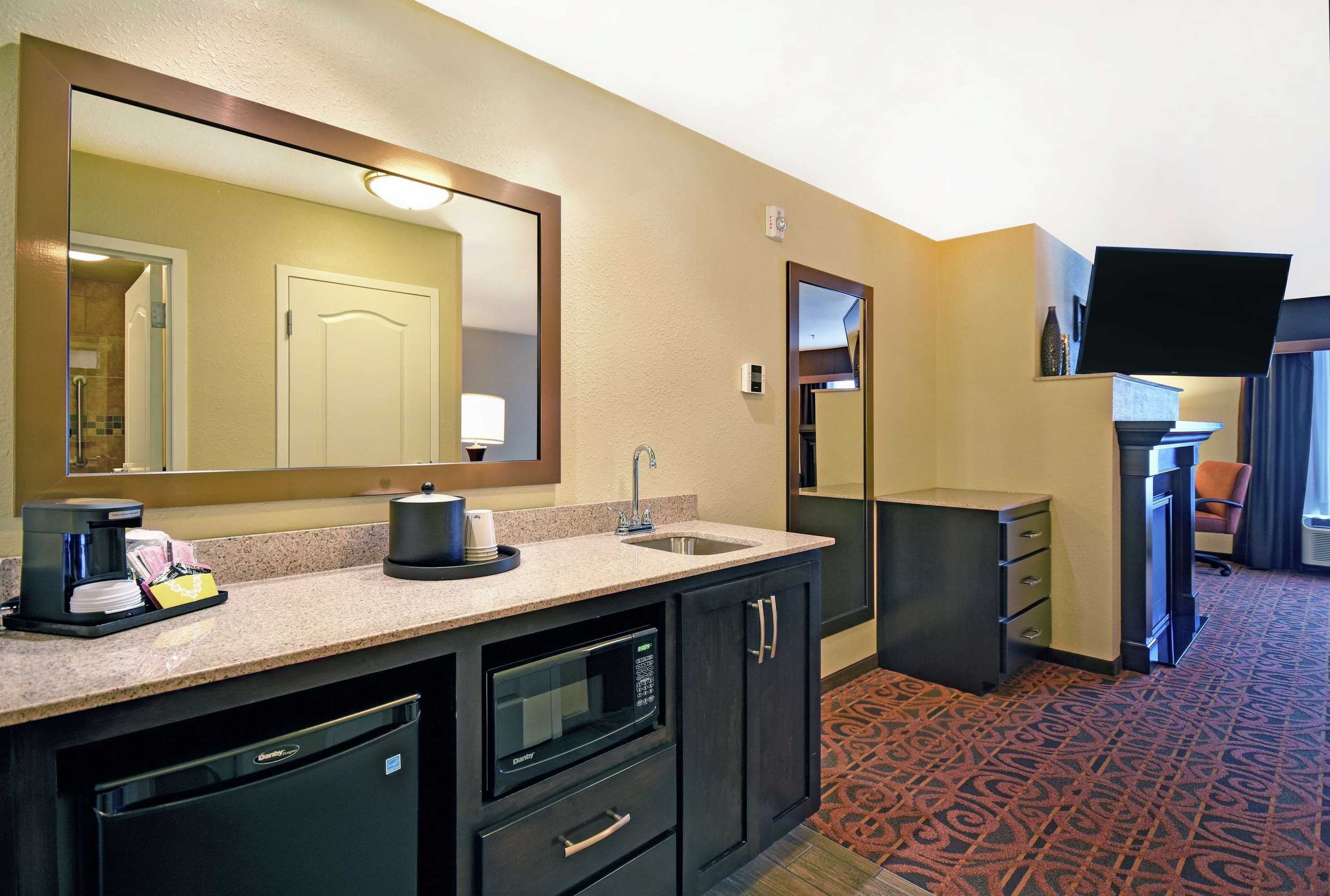 Gift card for Hampton Inn & Suites Milwaukee/franklin Gift card for Hampton Inn & Suites Milwaukee/franklin