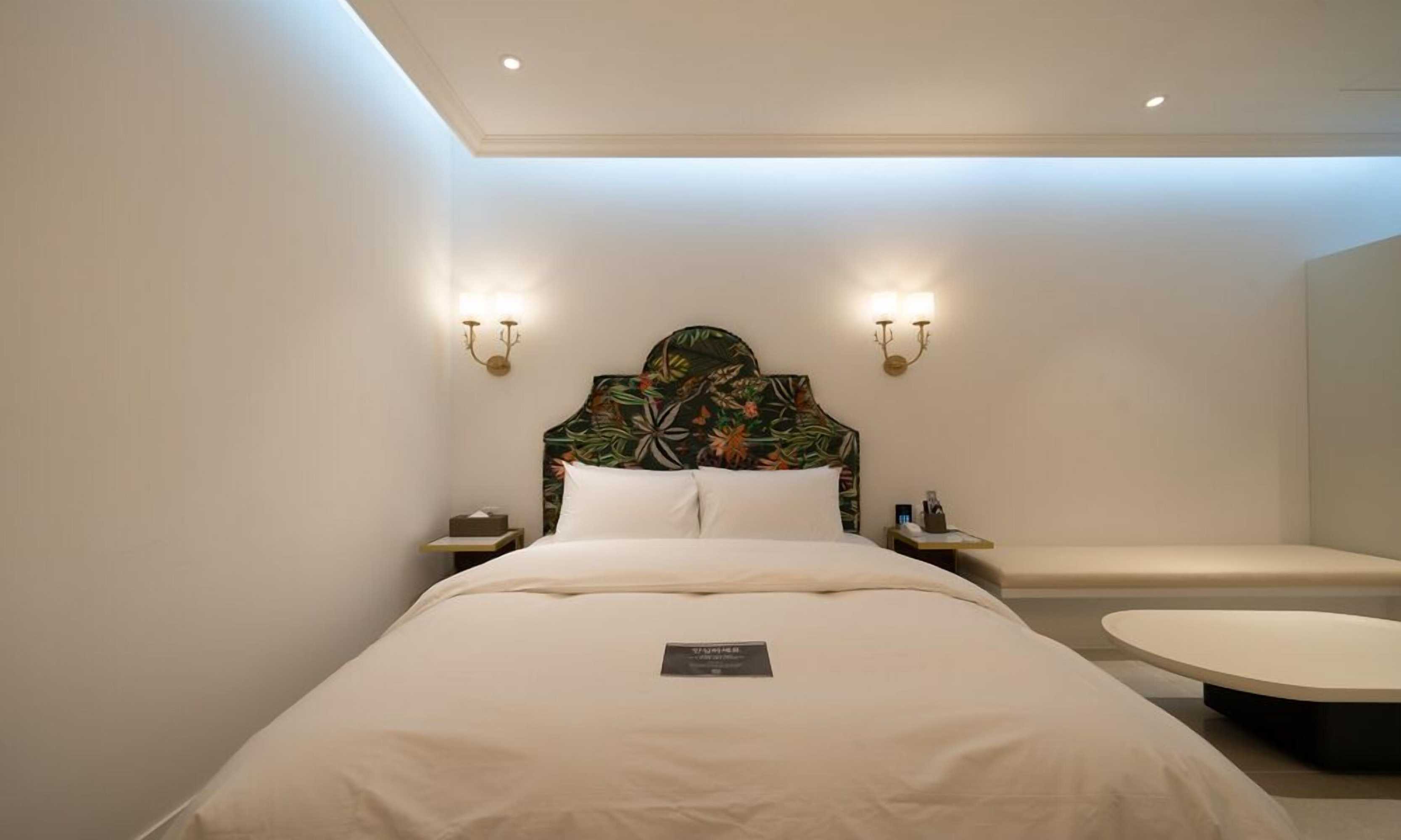 Gift card for Pocheon Lua Premium Drive-In Hotel Gift card for Pocheon Lua Premium Drive-In Hotel
