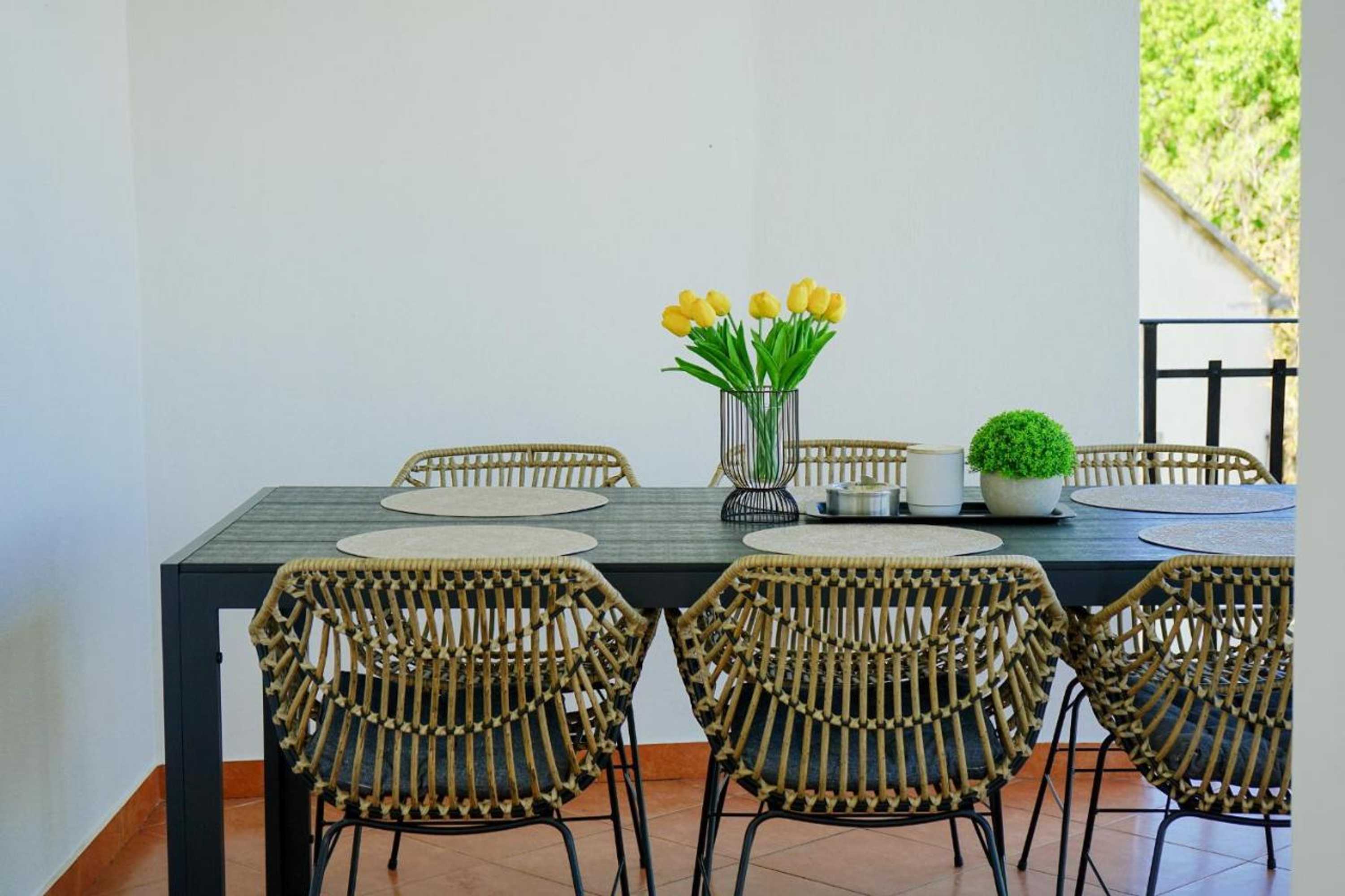 Gift card for Leon With Private Pool