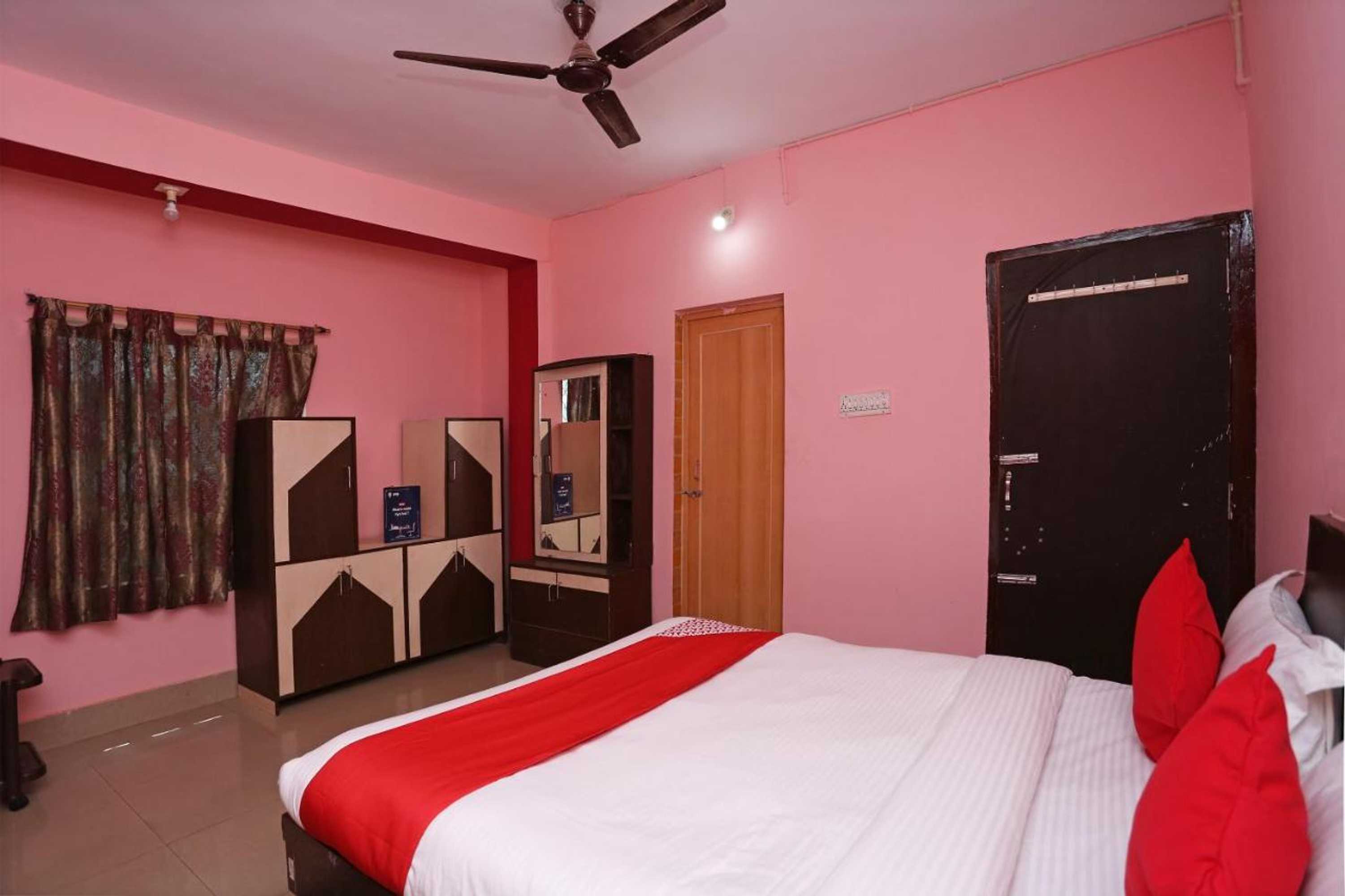 Gift card for Oyo 13624 Kapoors Plaza Guest House