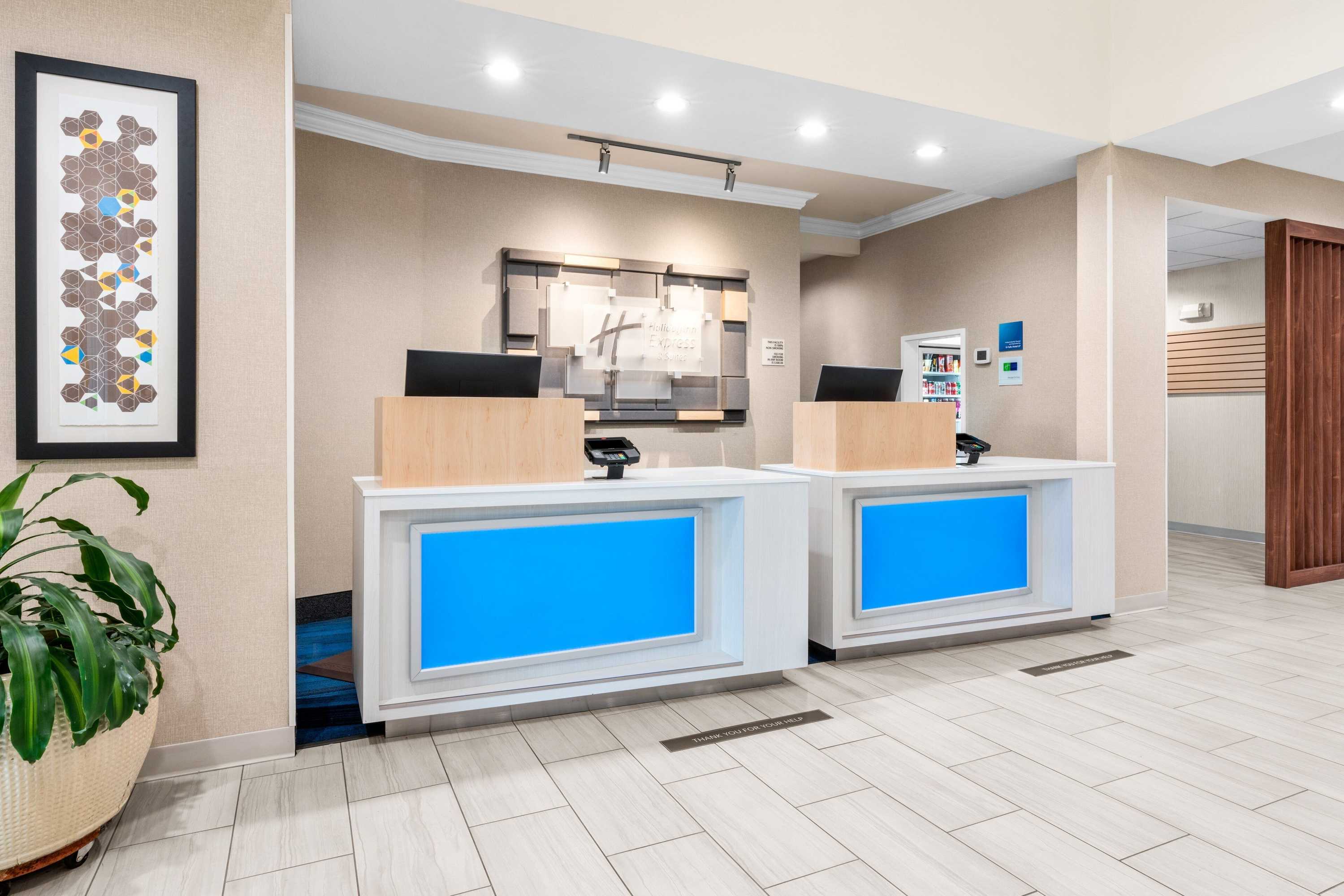 Gift card for Holiday Inn Express & Suites Klamath Falls Central by Ihg Gift card for Holiday Inn Express & Suites Klamath Falls Central by Ihg