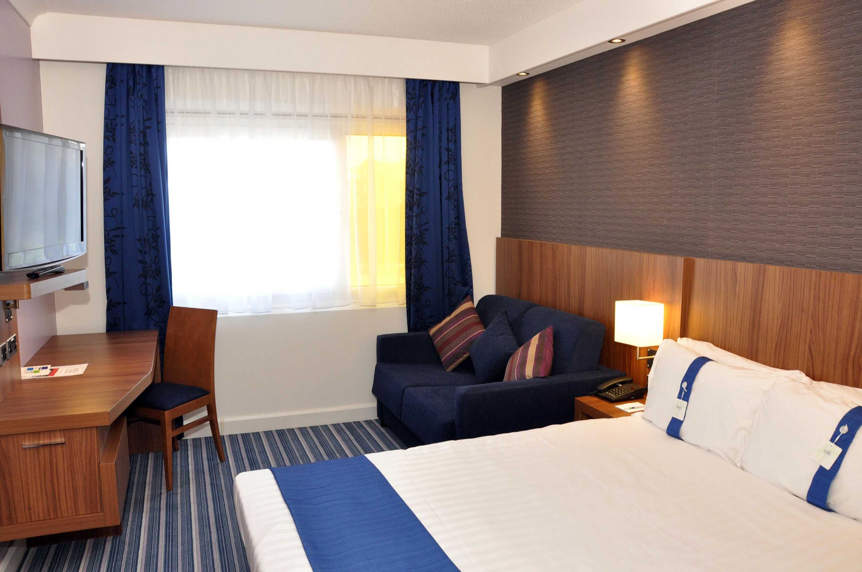 Gift card for Holiday Inn Express Chester - Racecourse by Ihg Gift card for Holiday Inn Express Chester - Racecourse by Ihg