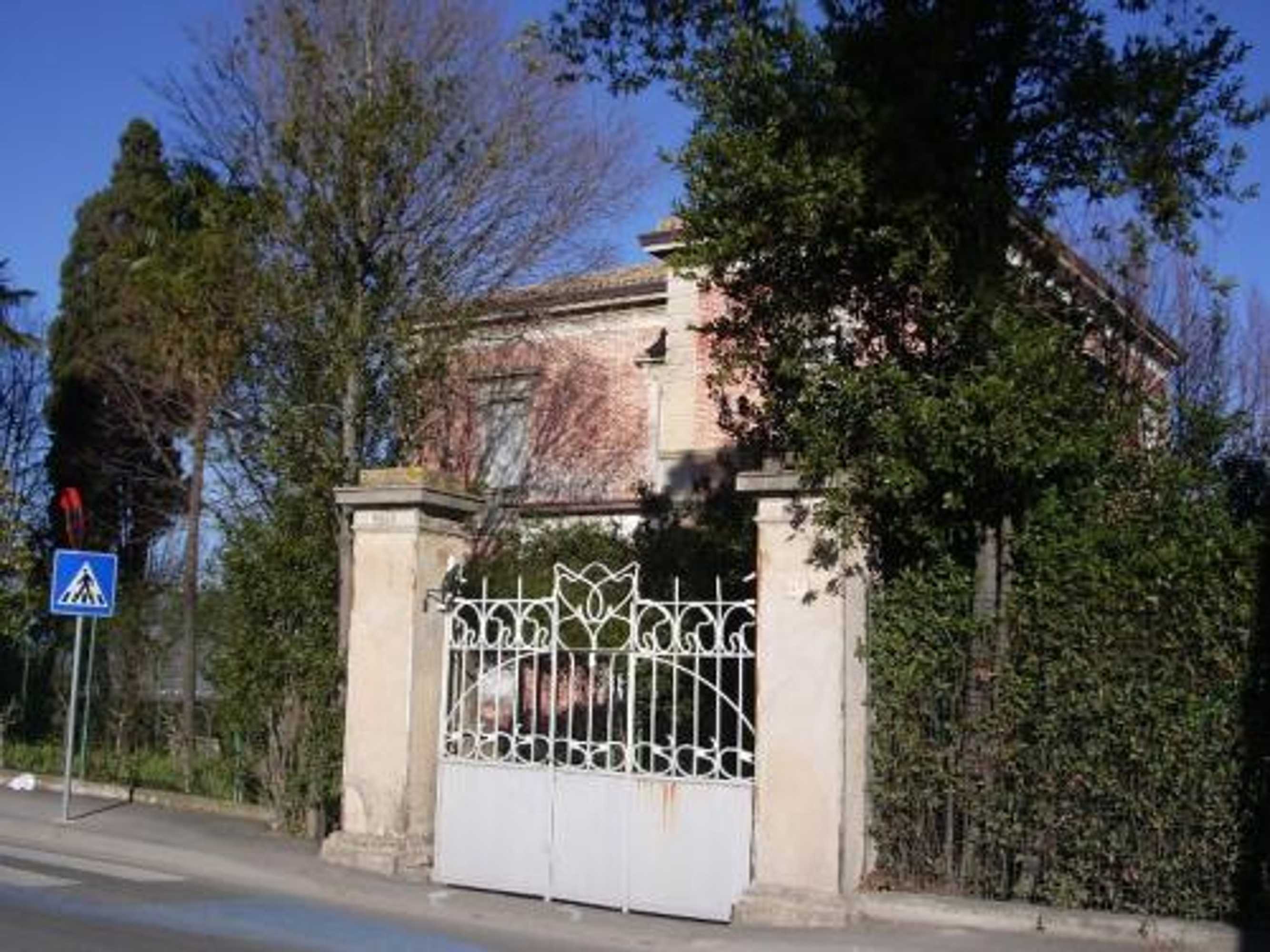 Gift card for Villa Maria Bed & Breakfast, Corridonia, Marche Gift card for Villa Maria Bed & Breakfast, Corridonia, Marche