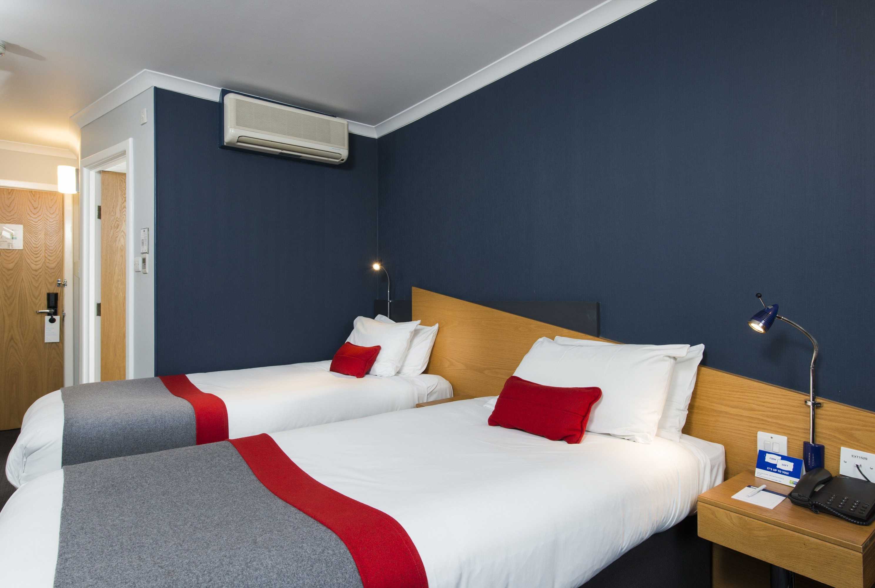Gift card for Holiday Inn Express Birmingham - Oldbury by Ihg Gift card for Holiday Inn Express Birmingham - Oldbury by Ihg