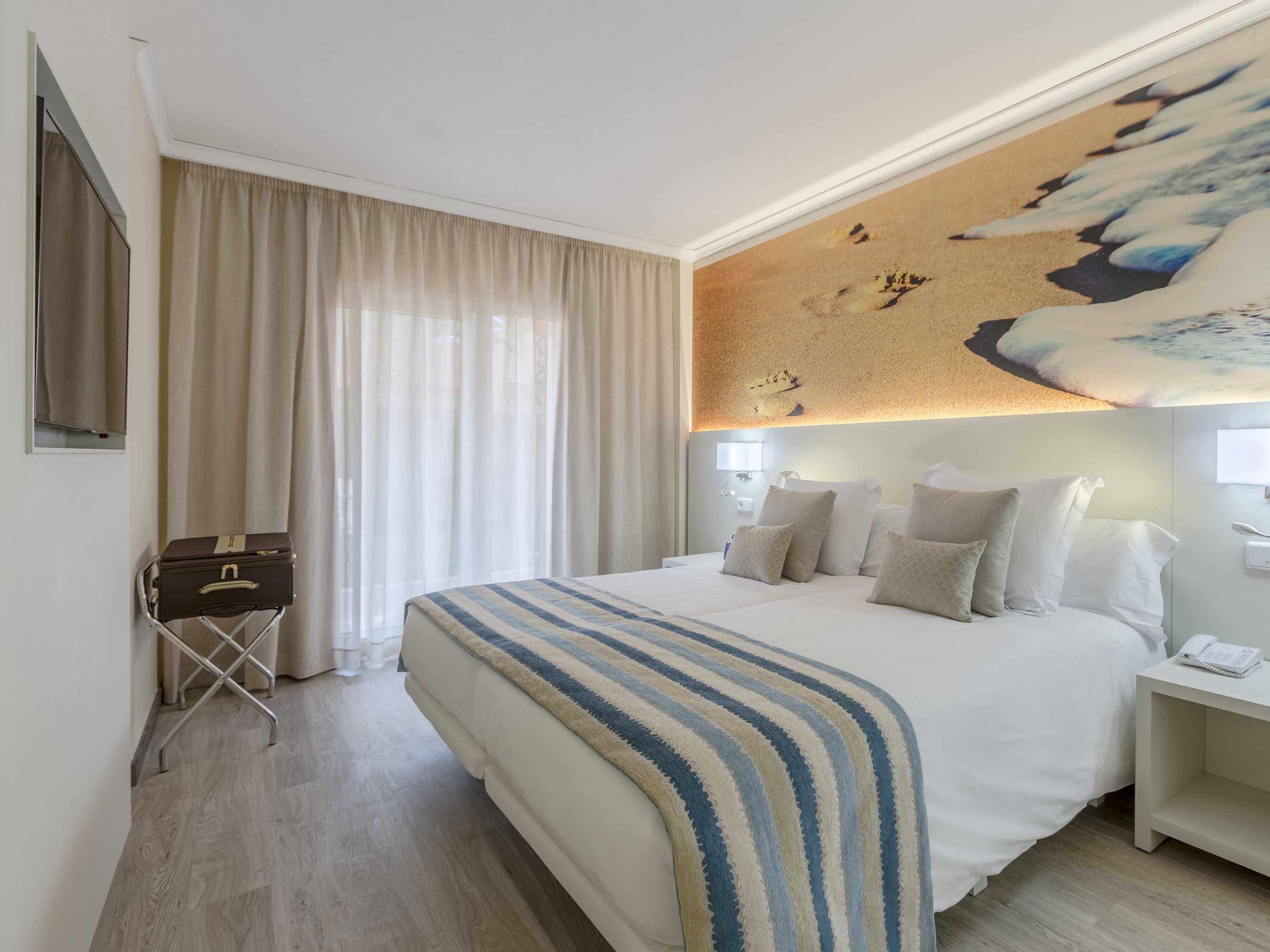 Gift card for Oliva Nova Beach & Golf Hotel Gift card for Oliva Nova Beach & Golf Hotel