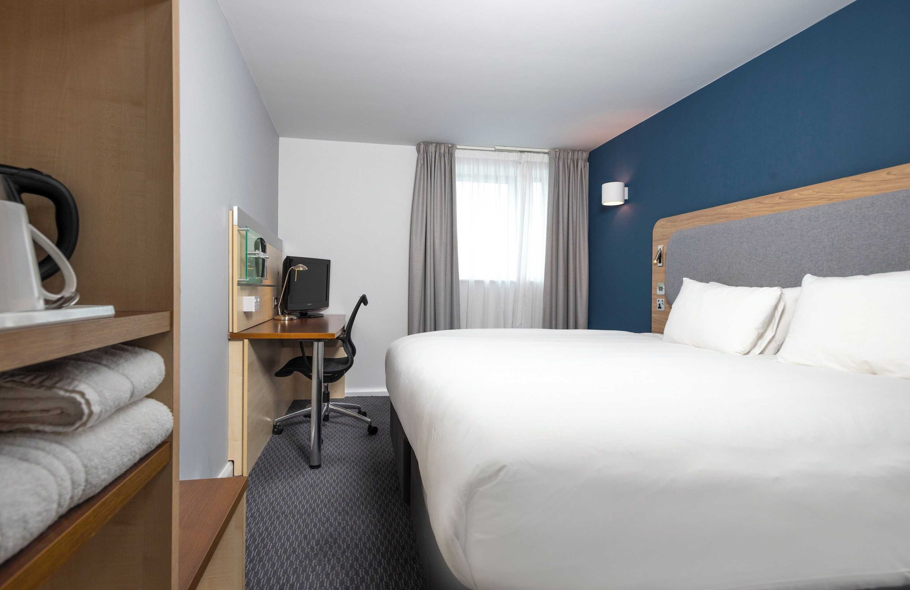 Gift card for Holiday Inn Express Swindon City Centre by Ihg Gift card for Holiday Inn Express Swindon City Centre by Ihg