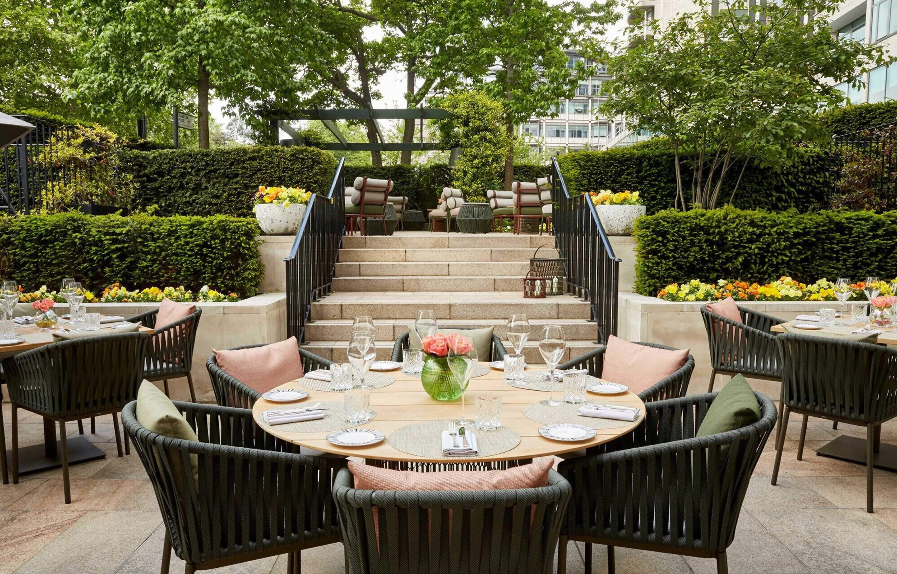 Gift card for Four Seasons Hotel London at Park Lane Gift card for Four Seasons Hotel London at Park Lane