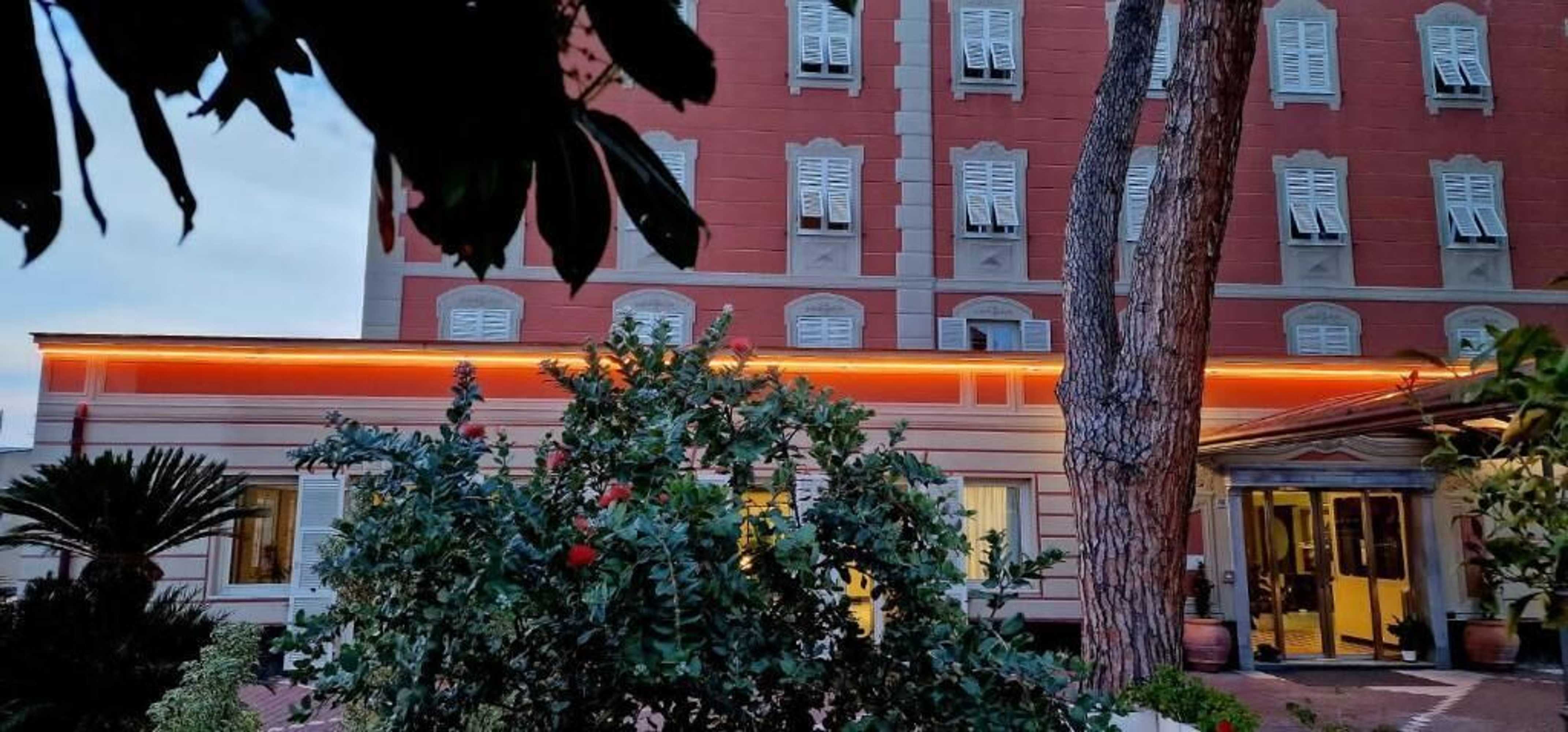 Gift card for Hotel Sud Est by Fam Rossetti Gift card for Hotel Sud Est by Fam Rossetti