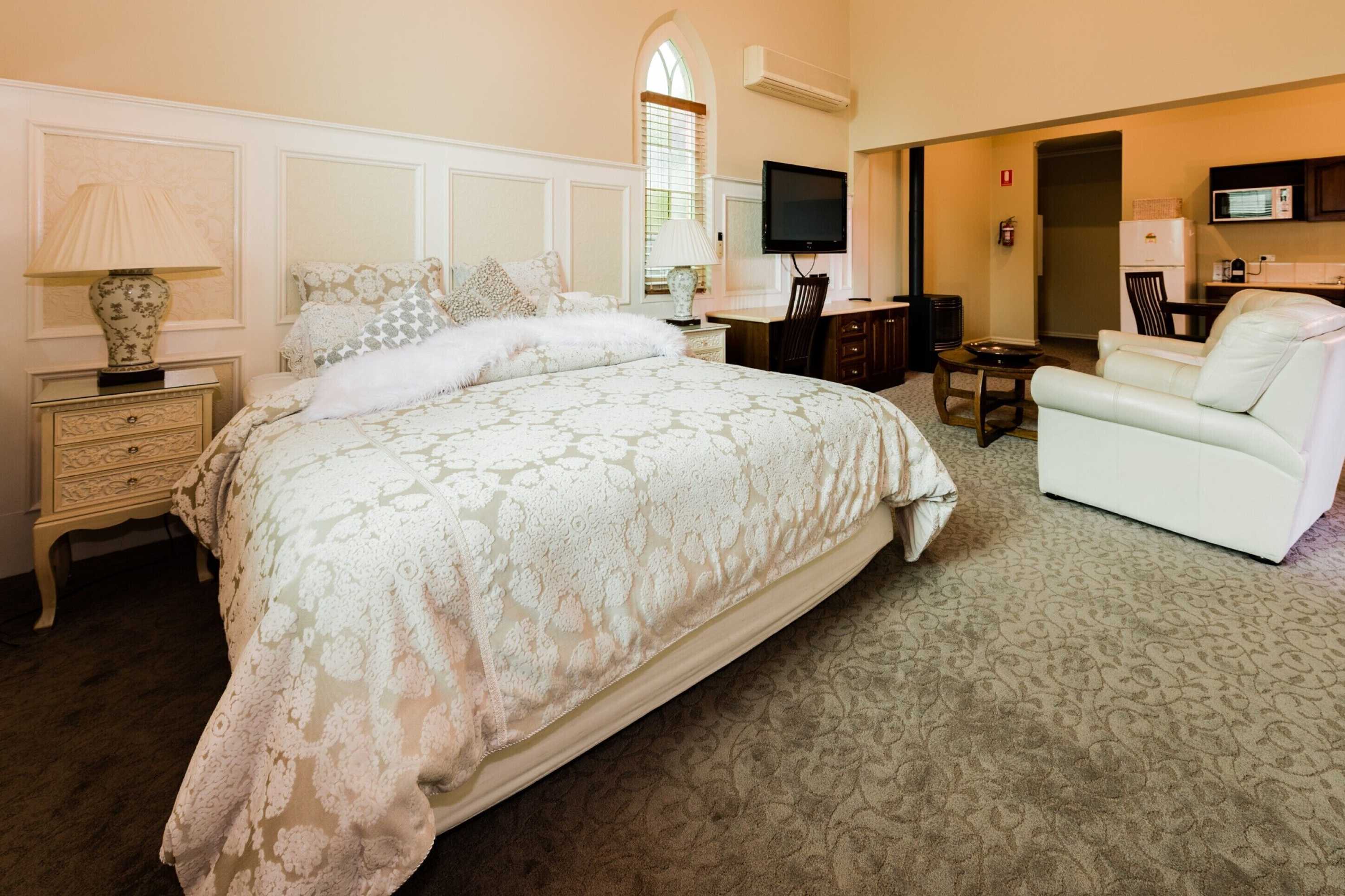 Gift card for Castlemaine Colonial Motel And Apartments Gift card for Castlemaine Colonial Motel And Apartments