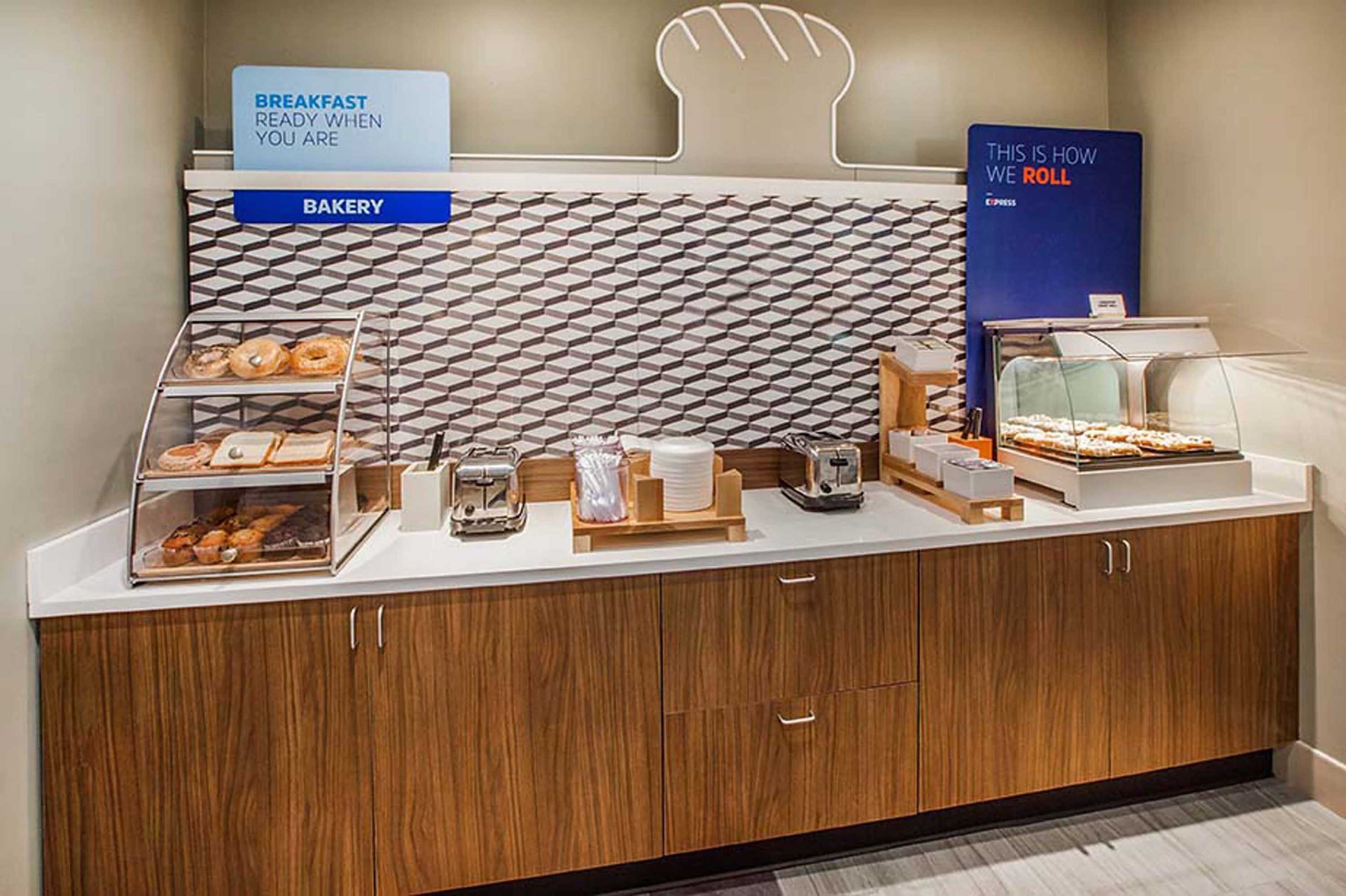 Gift card for Holiday Inn Express & Suites Camas - Vancouver by Ihg