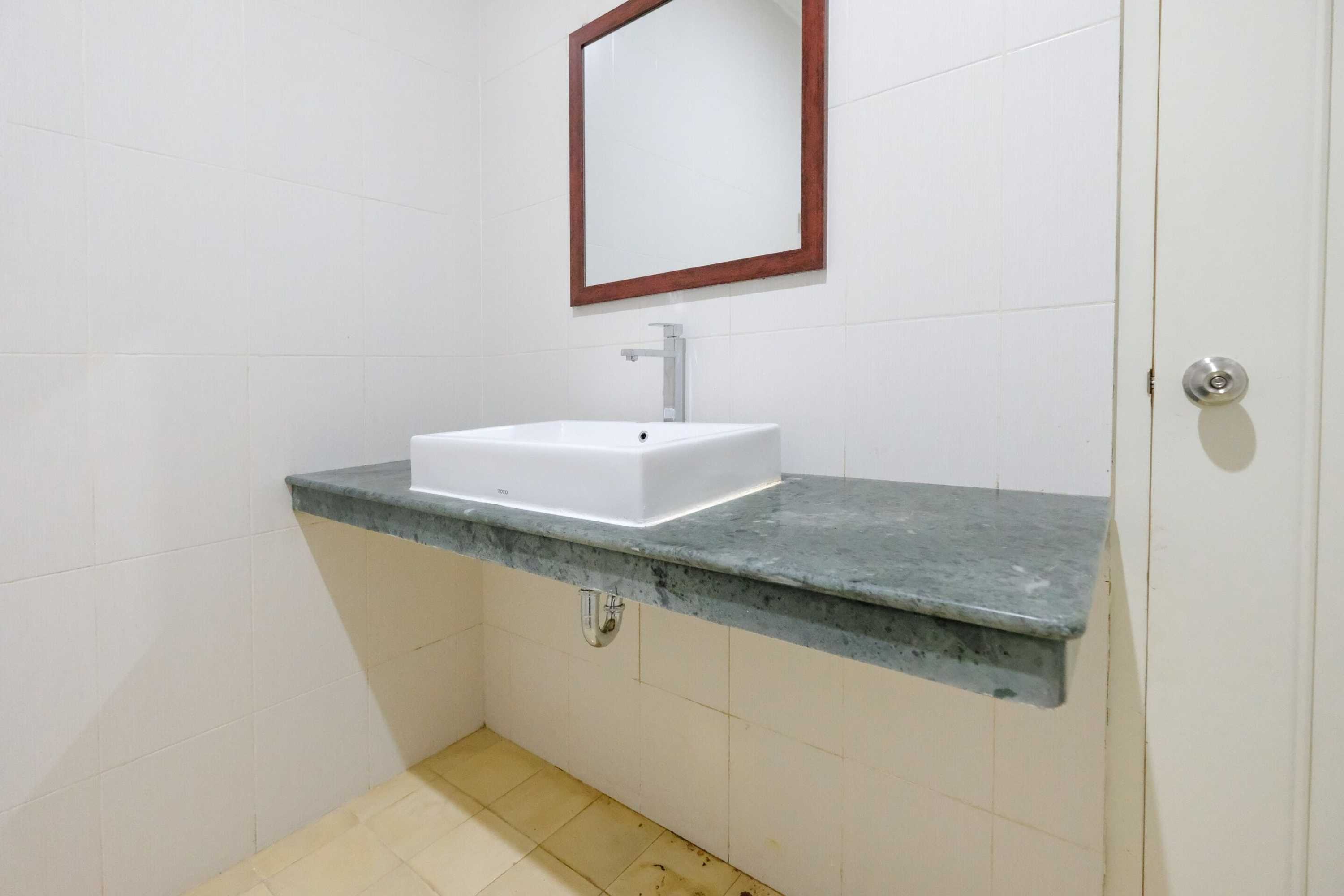 Gift card for Super Oyo Collection O 2383 Andongkoe 64 Salatiga