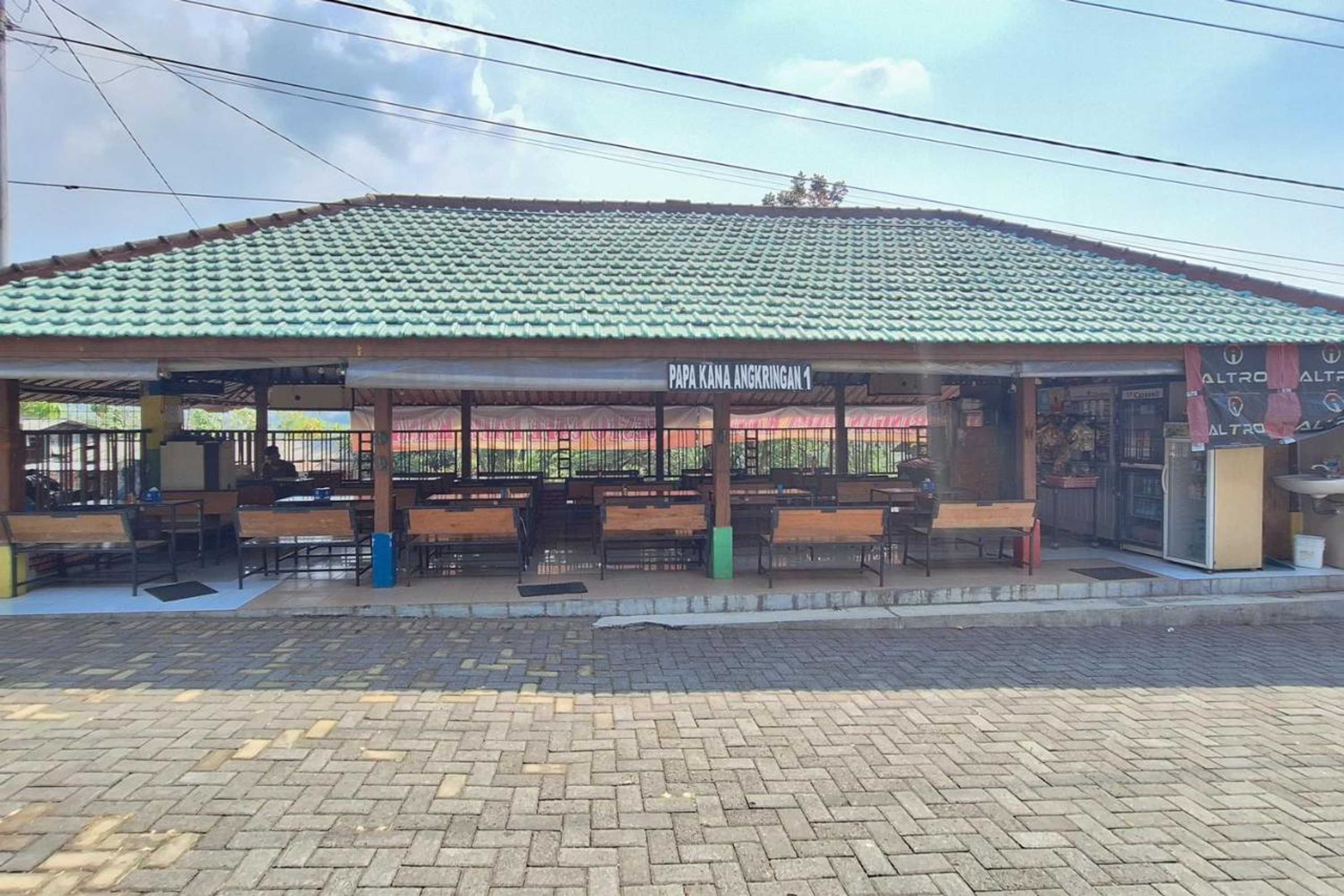 Gift card for Papa Kana Farm Mitra Reddoorz At Pacet Mojokerto