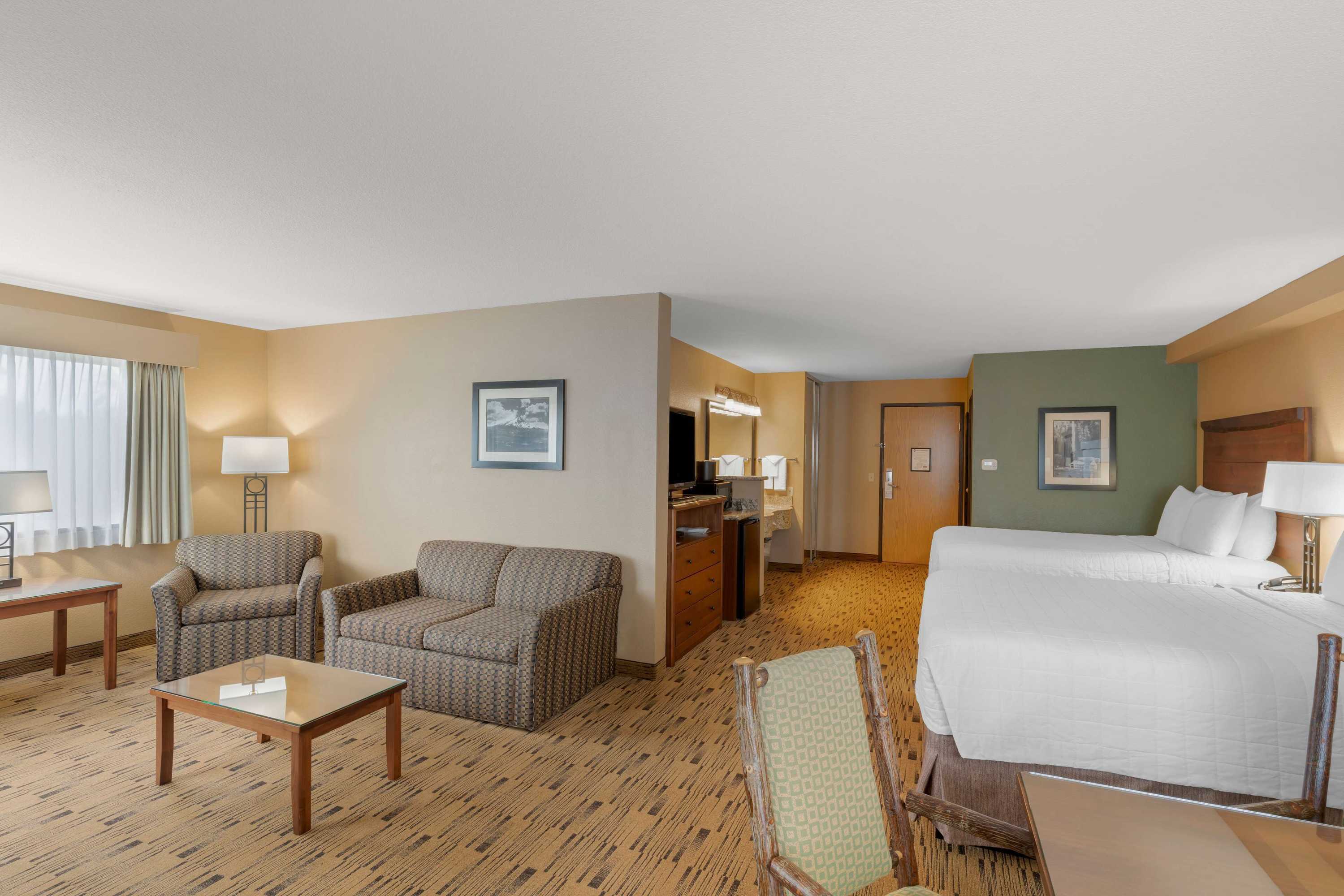 Gift card for Best Western Plus Columbia River Inn Gift card for Best Western Plus Columbia River Inn