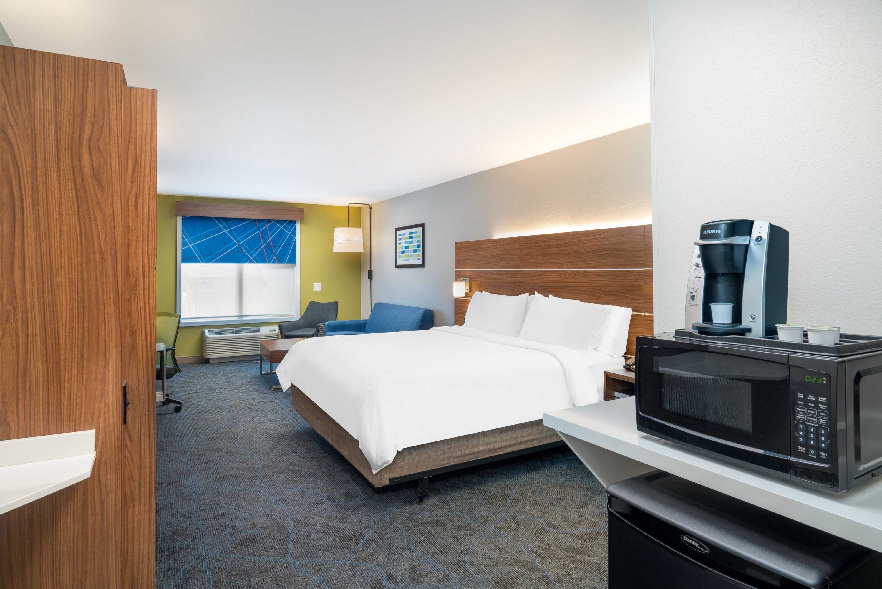 Gift card for Holiday Inn Express & Suites Dahlonega by Ihg Gift card for Holiday Inn Express & Suites Dahlonega by Ihg