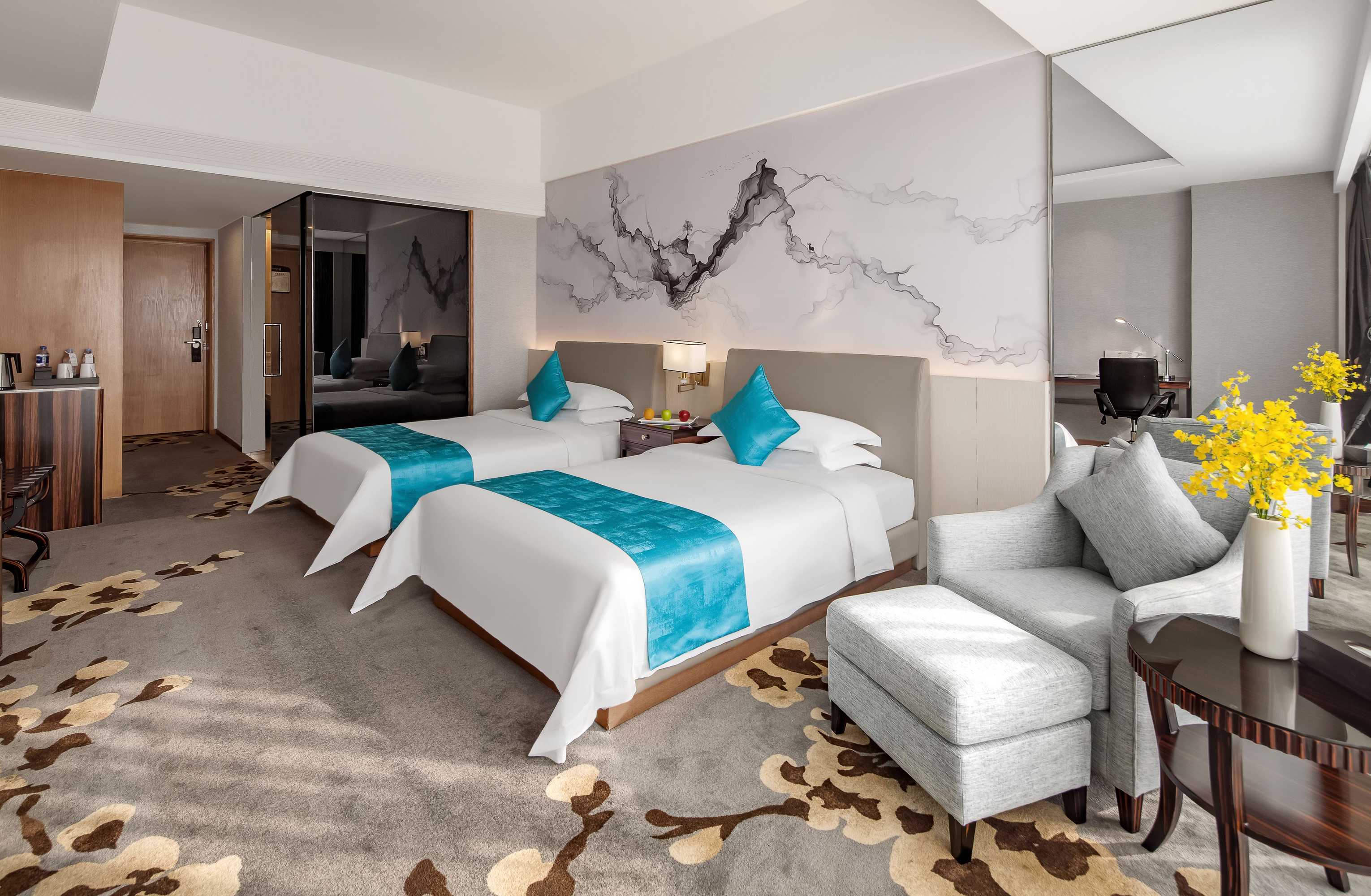 Gift card for Huaqiang Plaza Hotel Shenzhen, Enjoy Complimentary Mini Bar & Night Snack, Add Breakfast - Enjoy Complimentary Afternoon Tea Gift card for Huaqiang Plaza Hotel Shenzhen, Enjoy Complimentary Mini Bar & Night Snack, Add Breakfast - Enjoy Complimentary Afternoon Tea