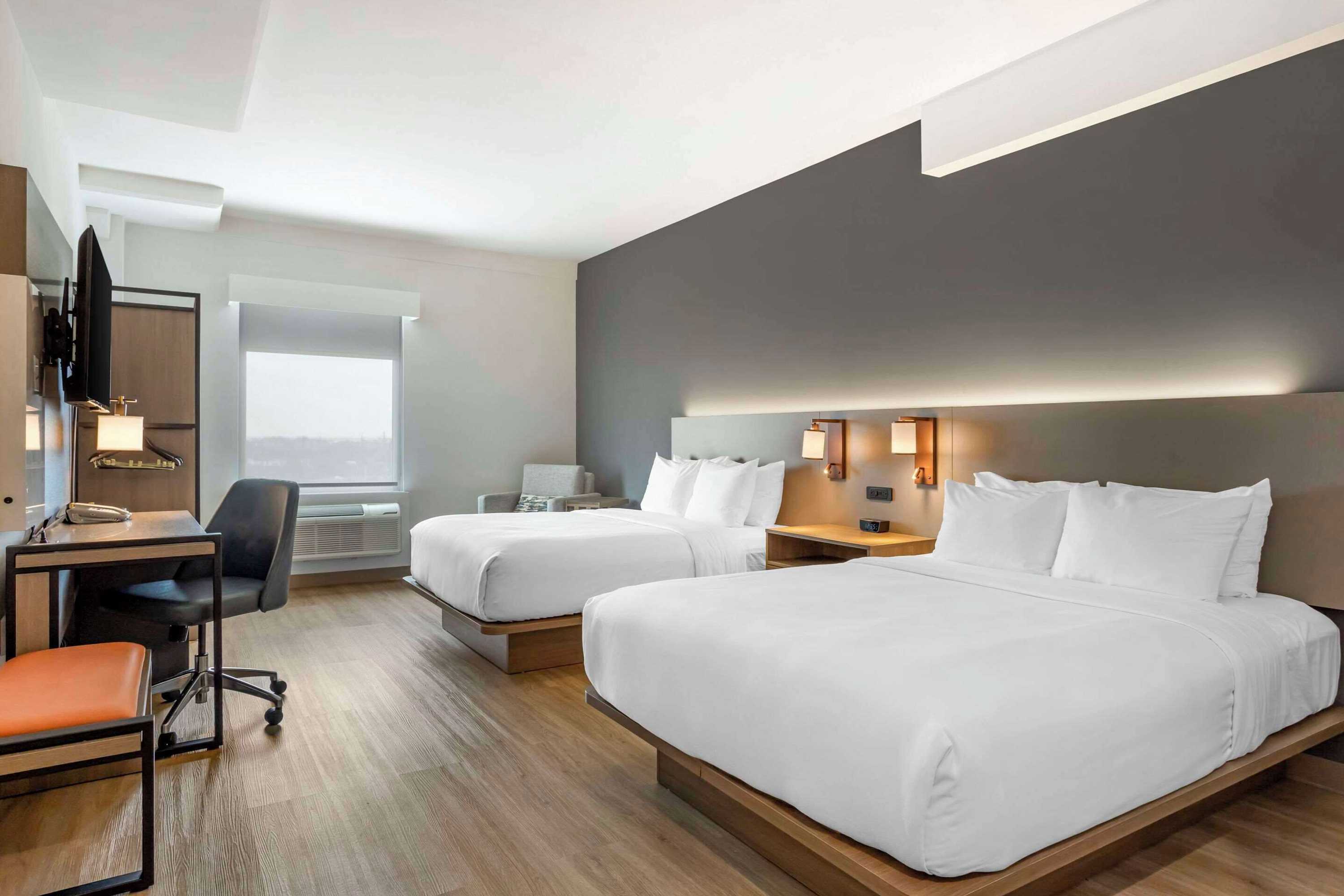 Gift card for Comfort Inn & Suites Newark Liberty International Airport Gift card for Comfort Inn & Suites Newark Liberty International Airport