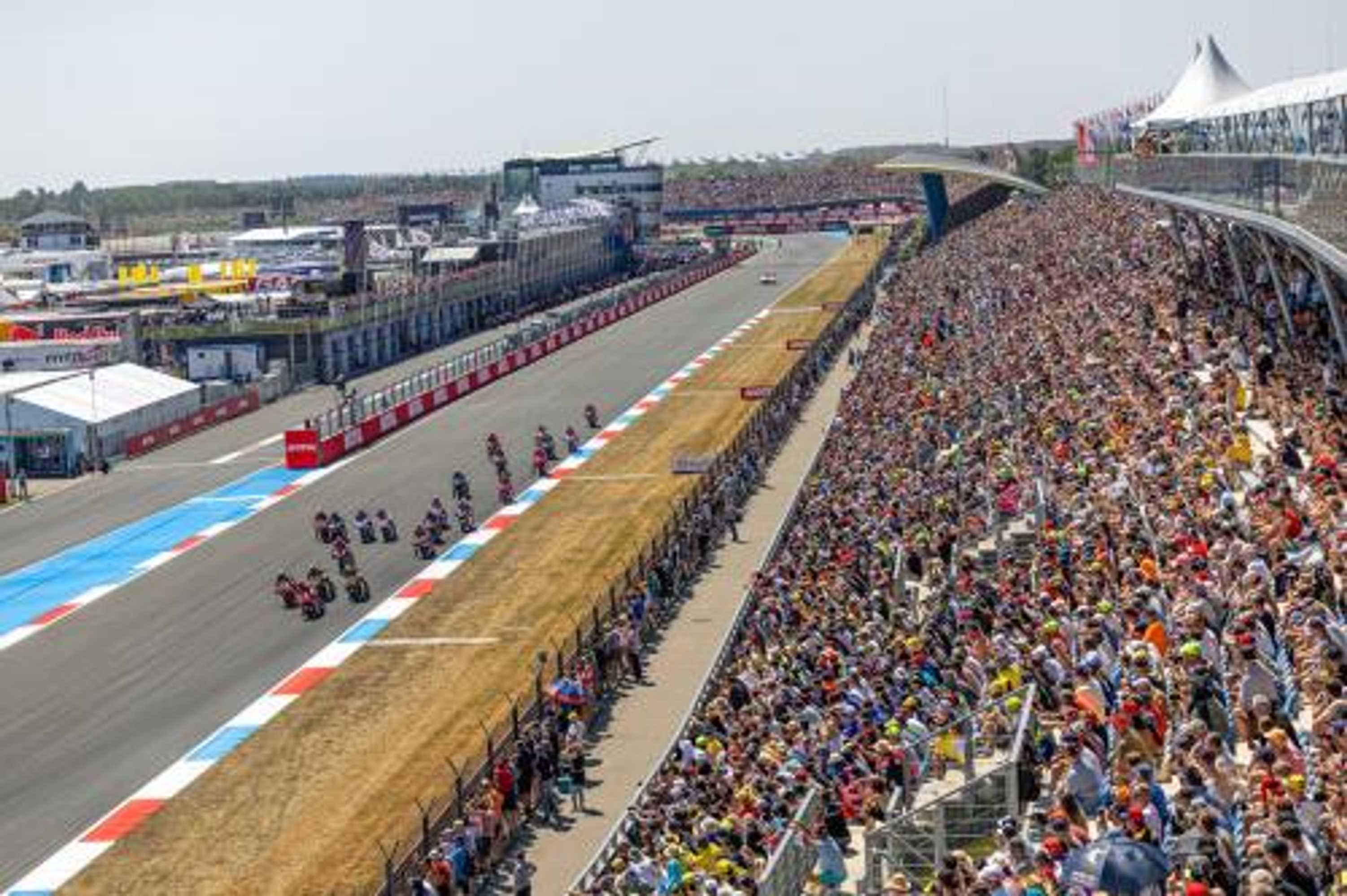 Gift card for 100 Jaar TT Circuit Assen 2025 Glamping Incl Stroom Gift card for 100 Jaar TT Circuit Assen 2025 Glamping Incl Stroom