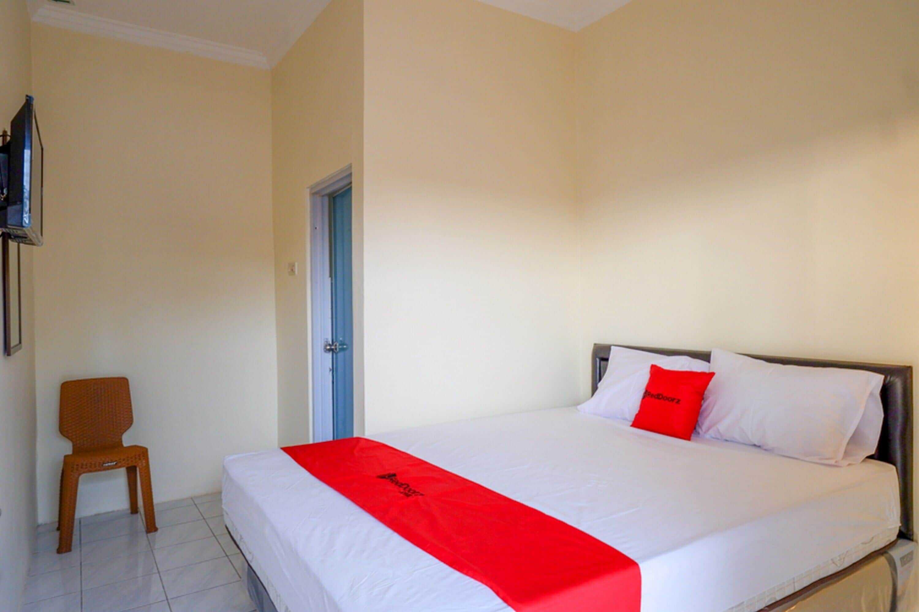 Gift card for Reddoorz Near Gor Satria 3 Gift card for Reddoorz Near Gor Satria 3