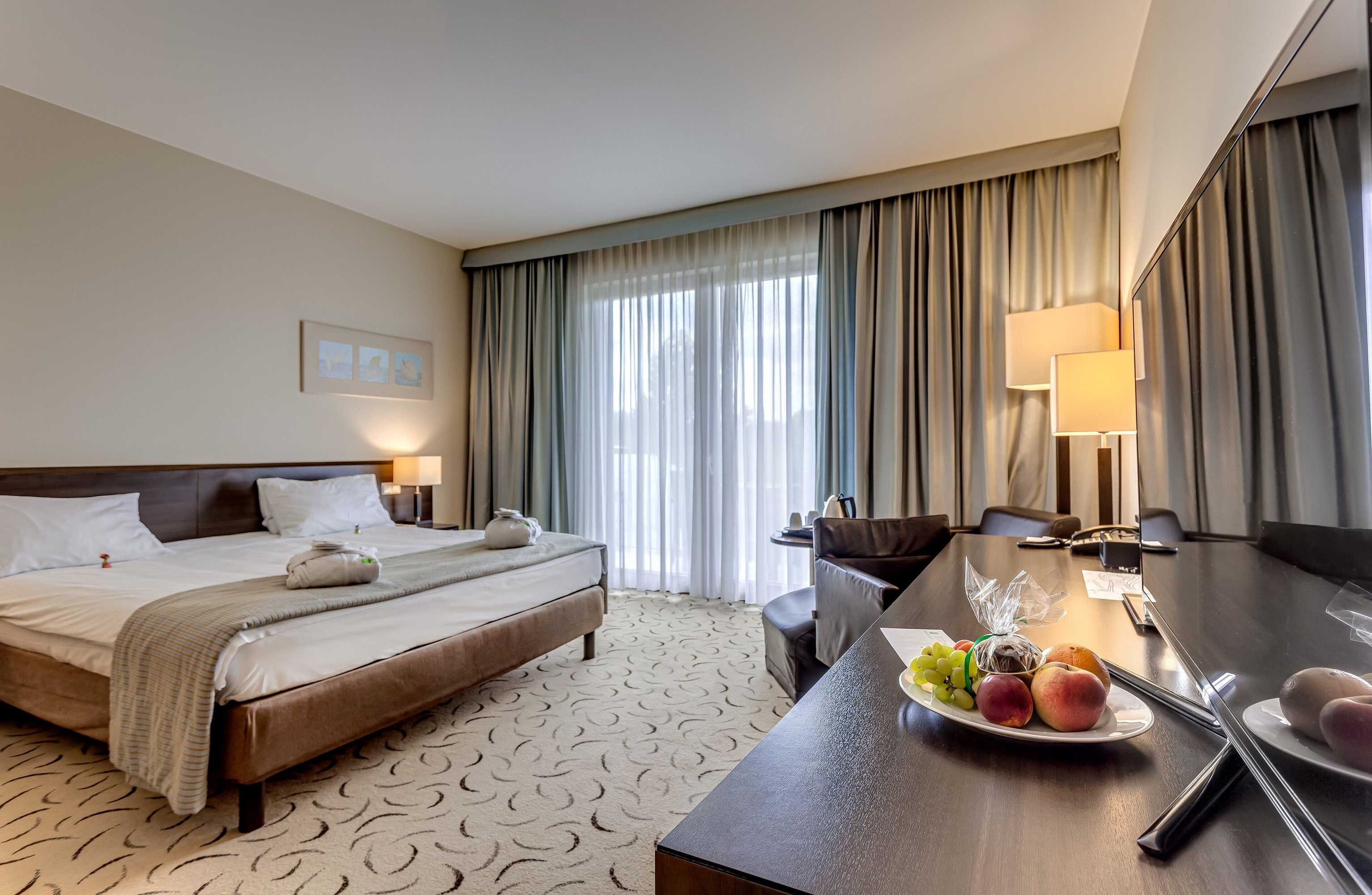 Gift card for Holiday Inn Resort Warszawa Józefów**** by Ihg Gift card for Holiday Inn Resort Warszawa Józefów**** by Ihg
